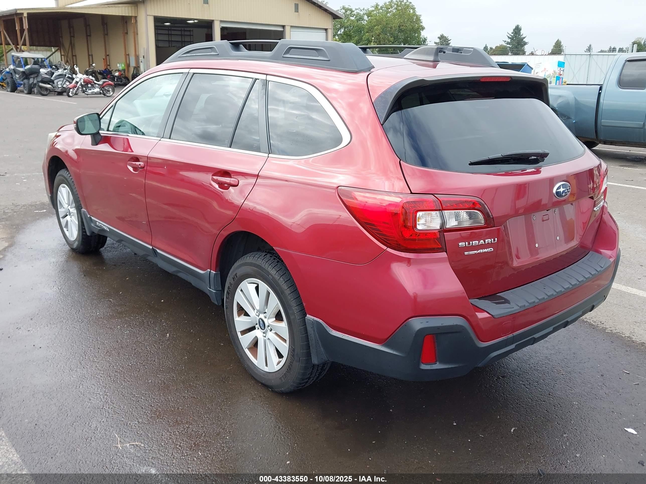 2018 Subaru Outback 2.5i Premium Red vin: 4S4BSAHCXJ3246119