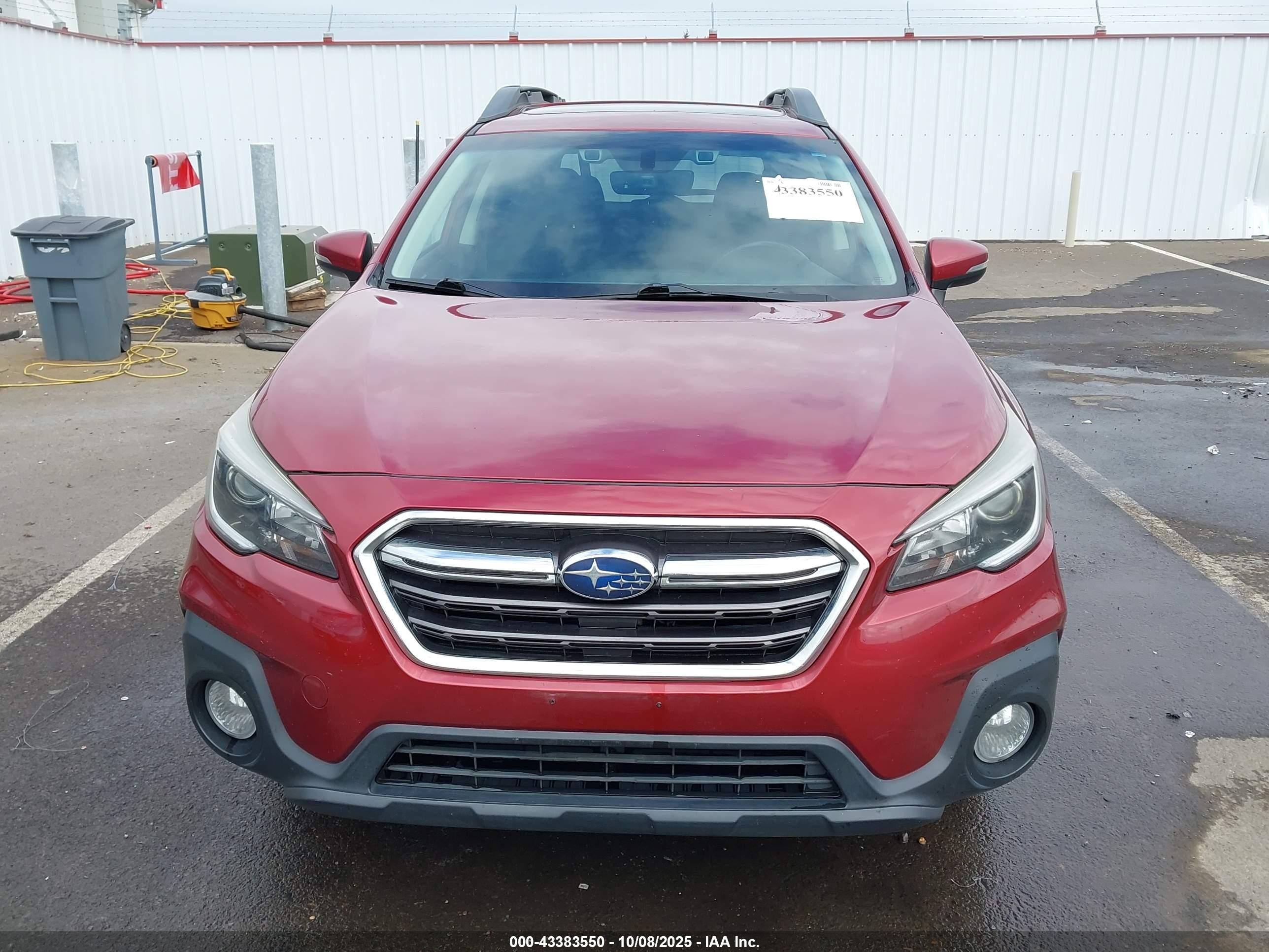 2018 Subaru Outback 2.5i Premium Red vin: 4S4BSAHCXJ3246119