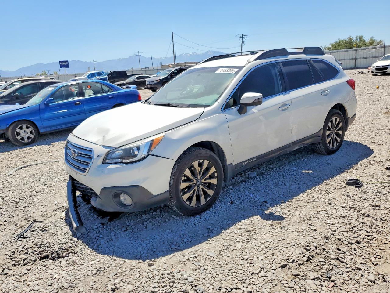 2015 Subaru Outback 2.5i Limited White vin: 4S4BSAJC0F3330614