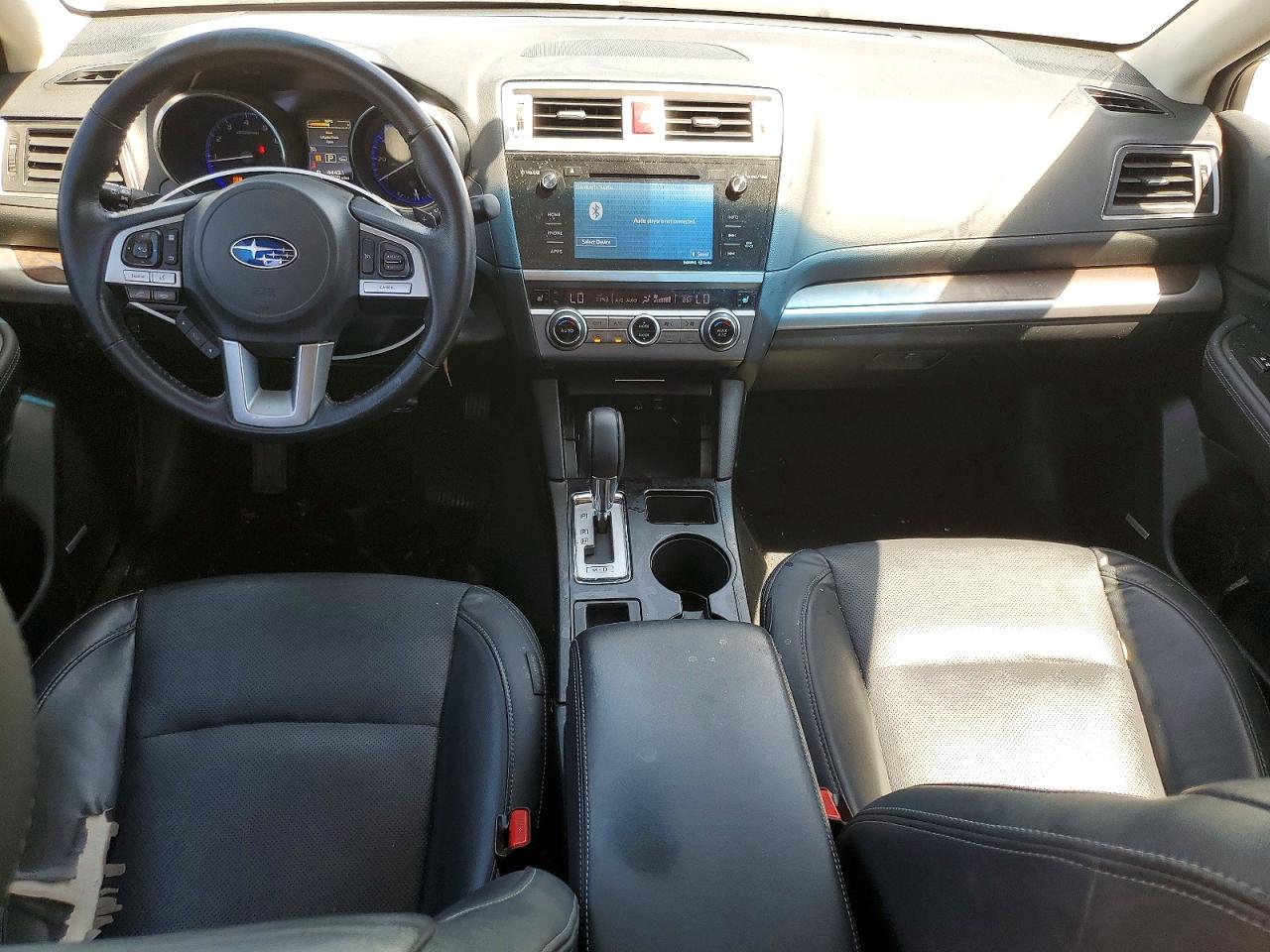 2015 Subaru Outback 2.5i Limited White vin: 4S4BSAJC0F3330614