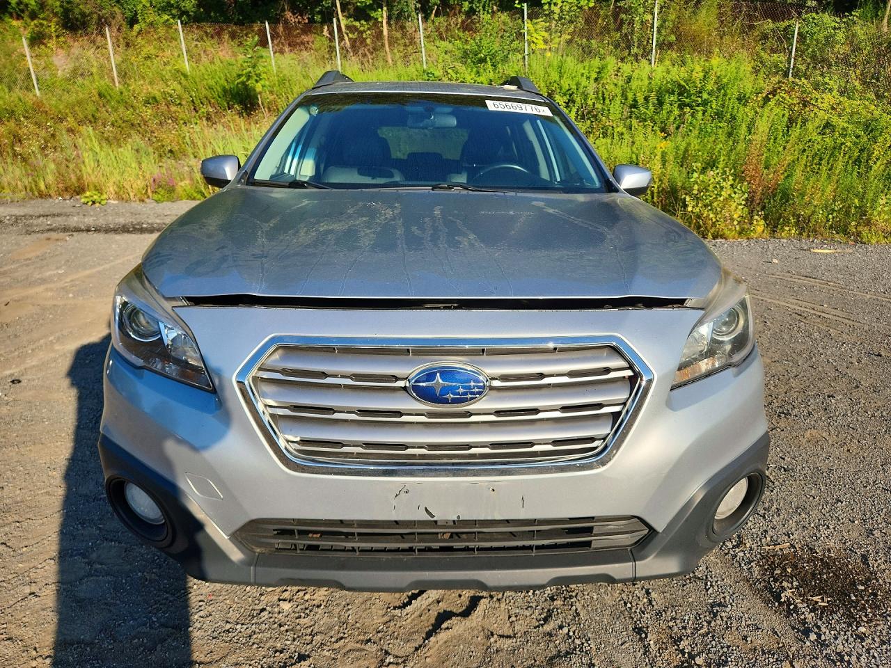 2015 Subaru Outback 2.5i Limited Серебряный vin: 4S4BSAJC2F3236766