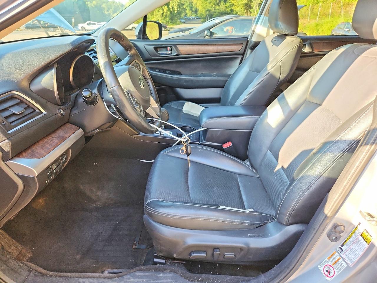 2015 Subaru Outback 2.5i Limited Серебряный vin: 4S4BSAJC2F3236766
