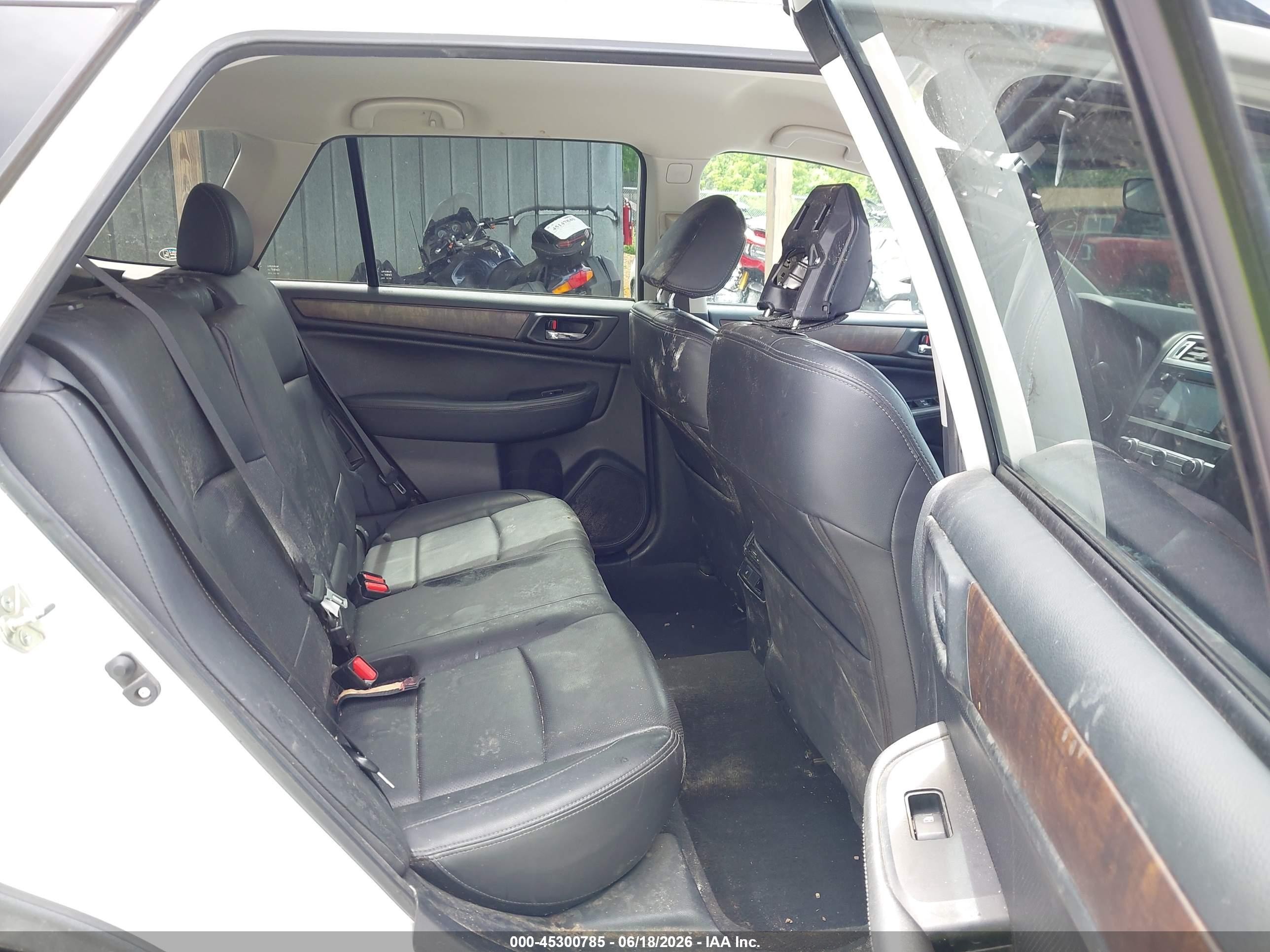 2015 Subaru Outback 2.5i Limited Белый vin: 4S4BSAJC2F3292769