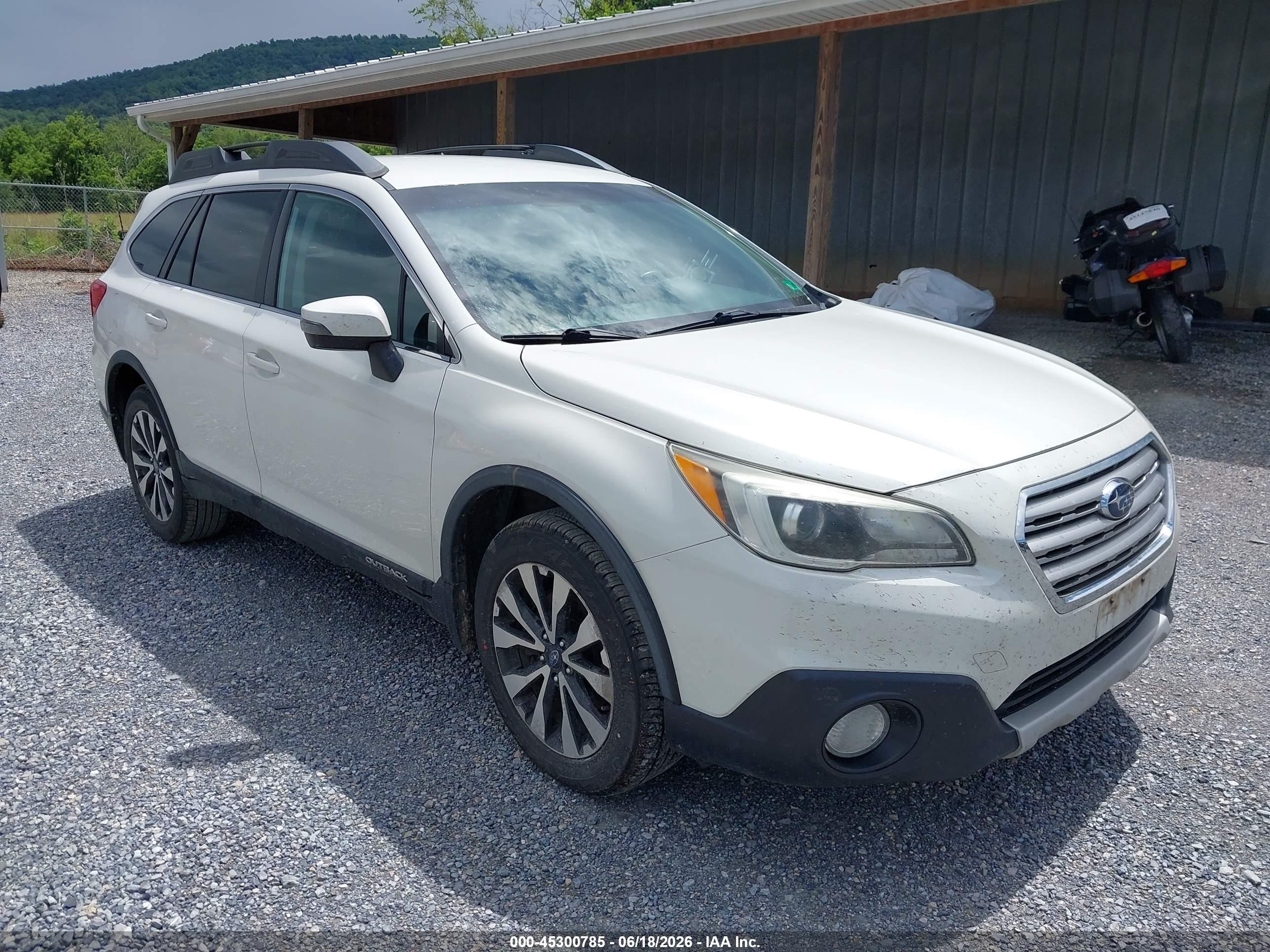 2015 Subaru Outback 2.5i Limited Белый vin: 4S4BSAJC2F3292769