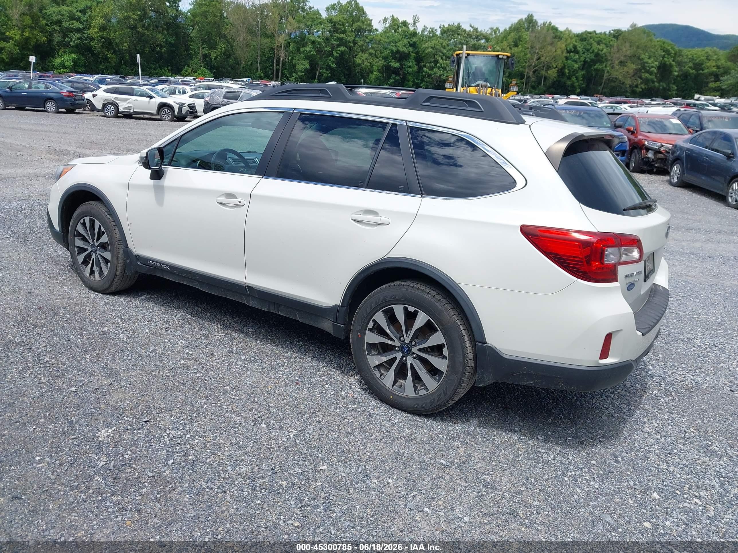 2015 Subaru Outback 2.5i Limited Белый vin: 4S4BSAJC2F3292769