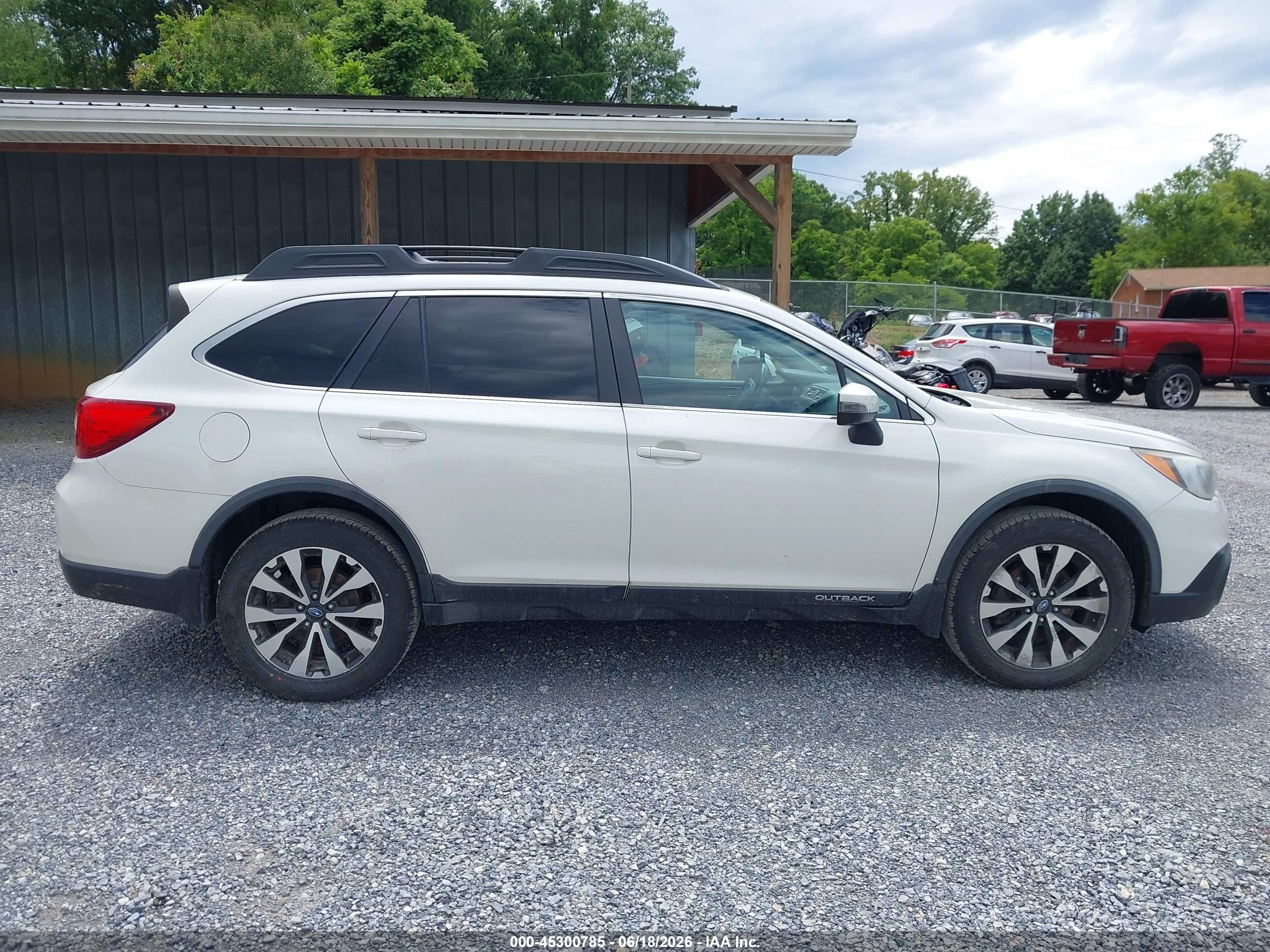 2015 Subaru Outback 2.5i Limited Белый vin: 4S4BSAJC2F3292769