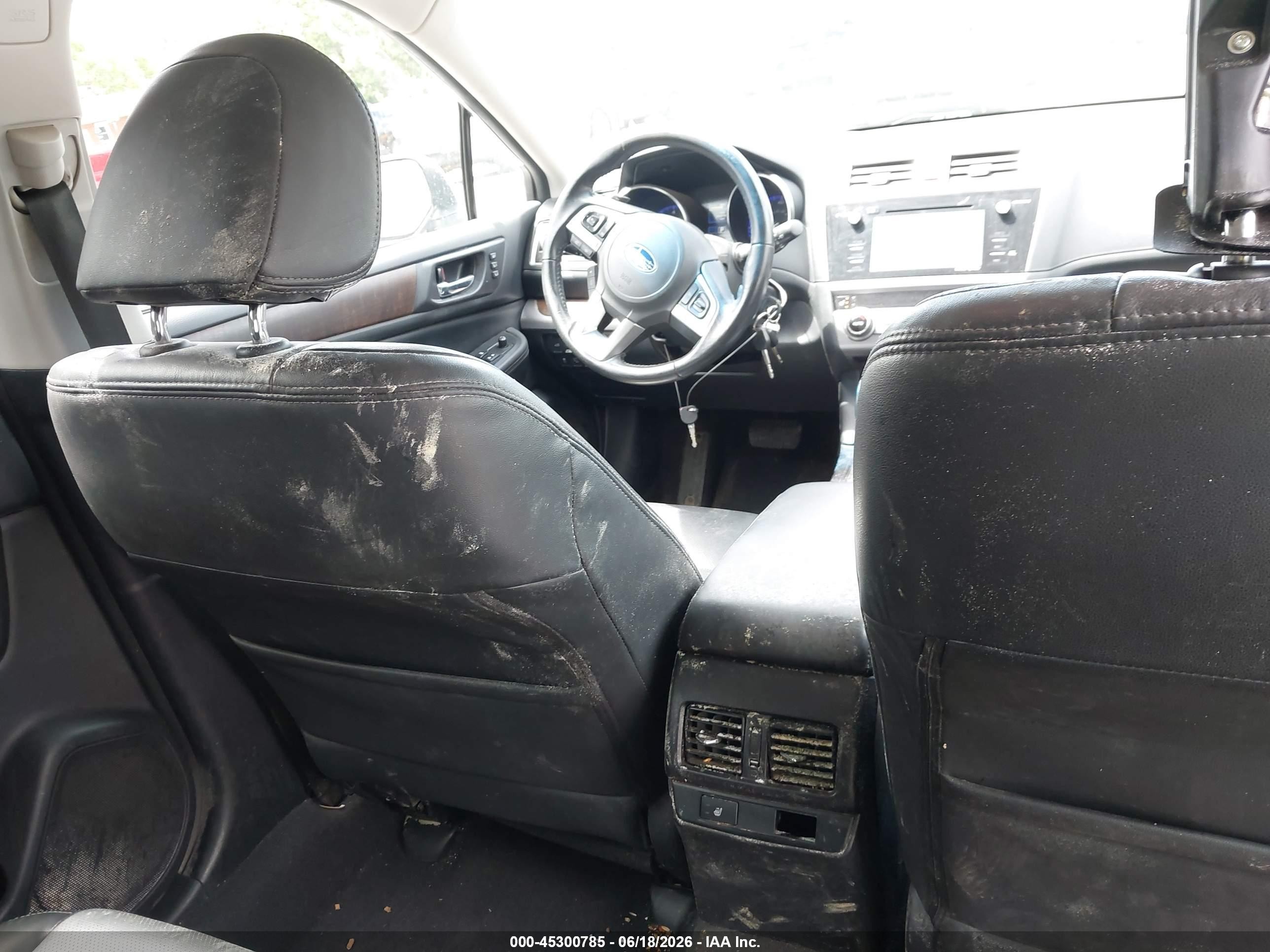 2015 Subaru Outback 2.5i Limited Белый vin: 4S4BSAJC2F3292769