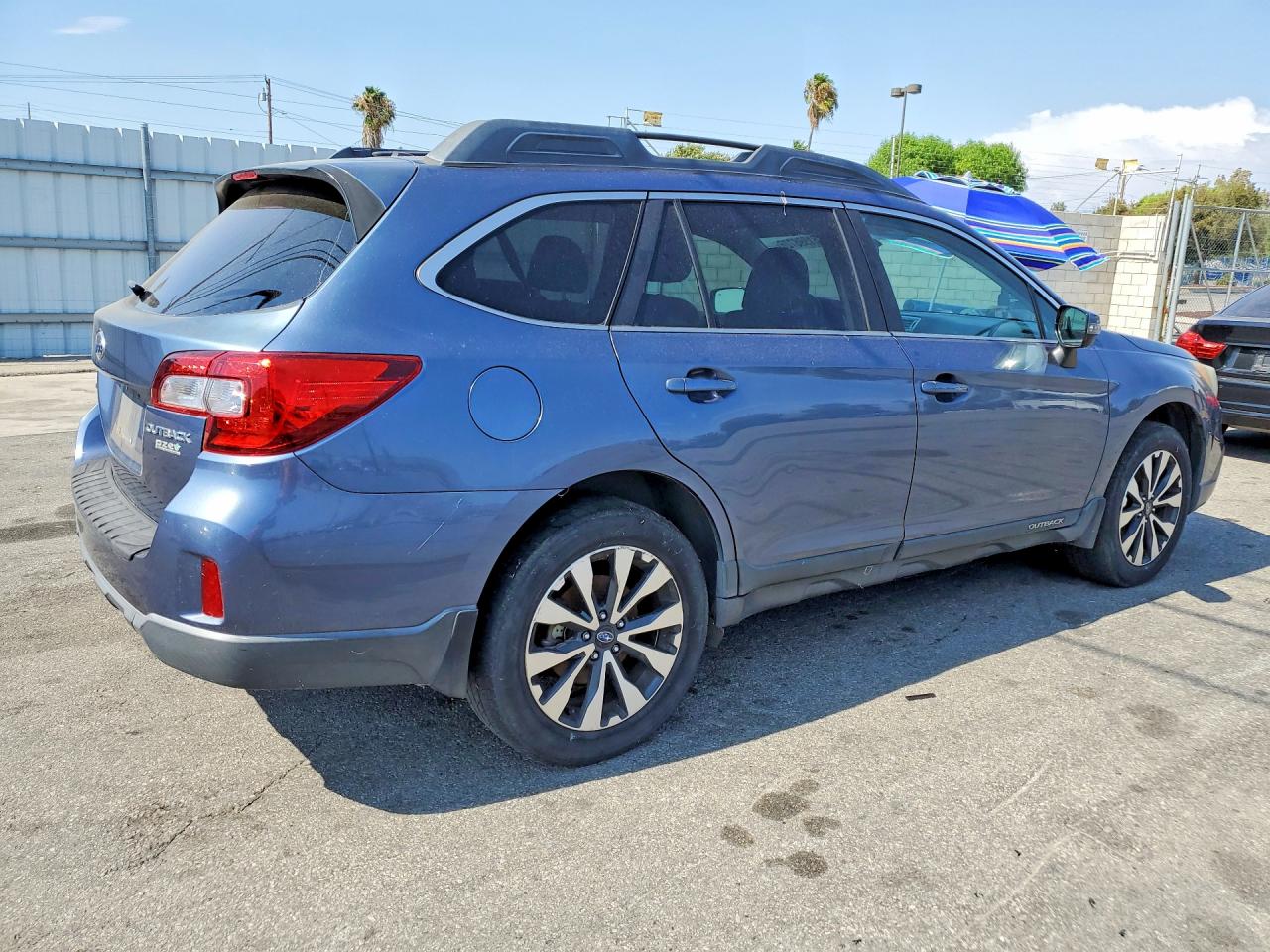 2015 Subaru Outback 2.5i Limited Blue vin: 4S4BSAJC3F3263376