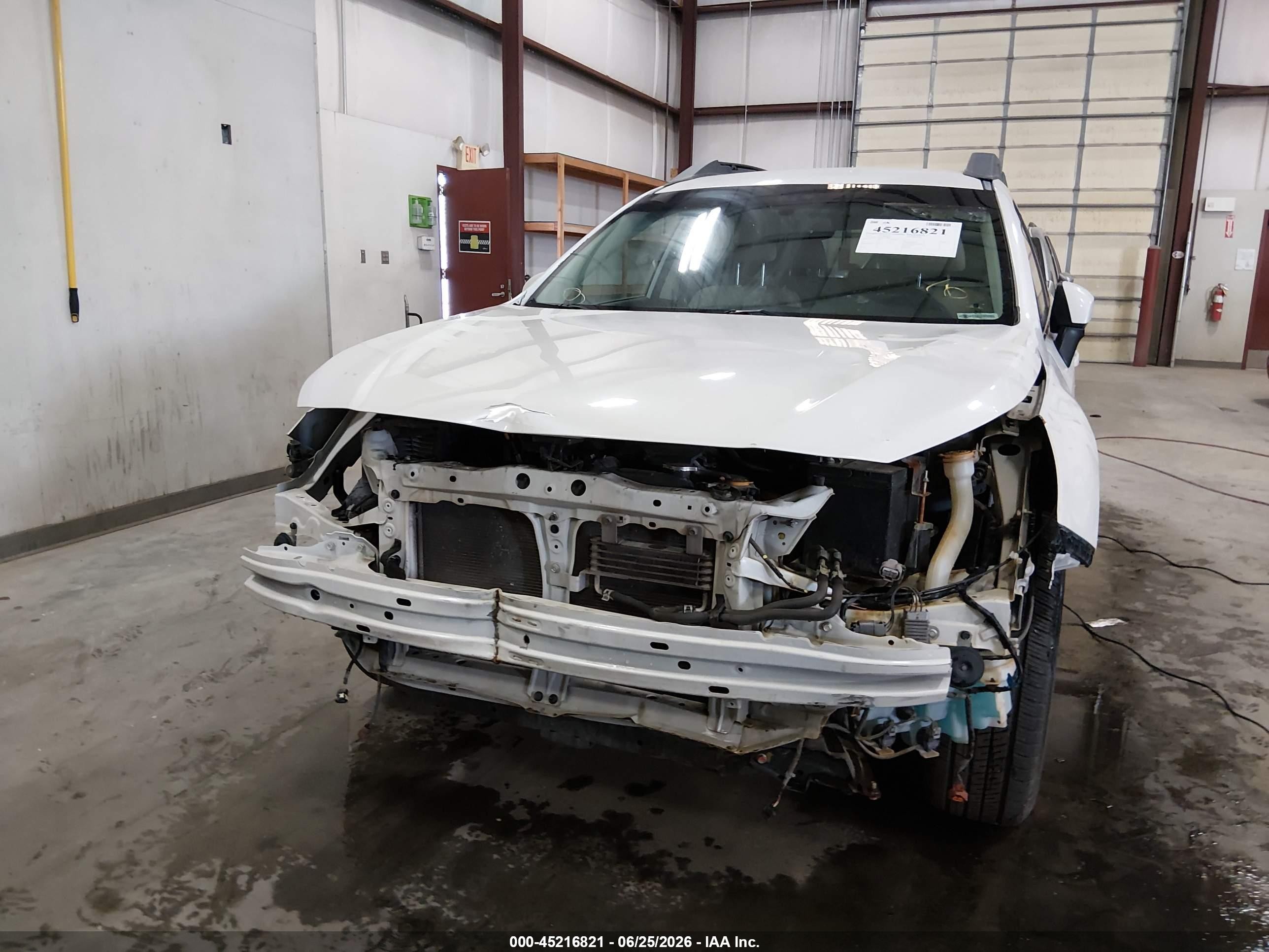 2015 Subaru Outback 2.5i Limited White vin: 4S4BSAJC3F3323284