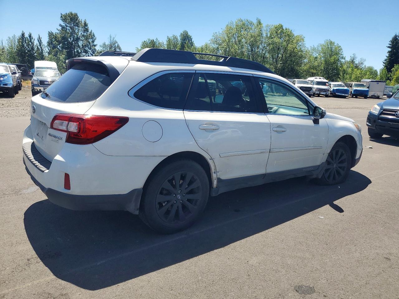 2015 Subaru Outback 2.5i Limited White vin: 4S4BSAJC3F3352963