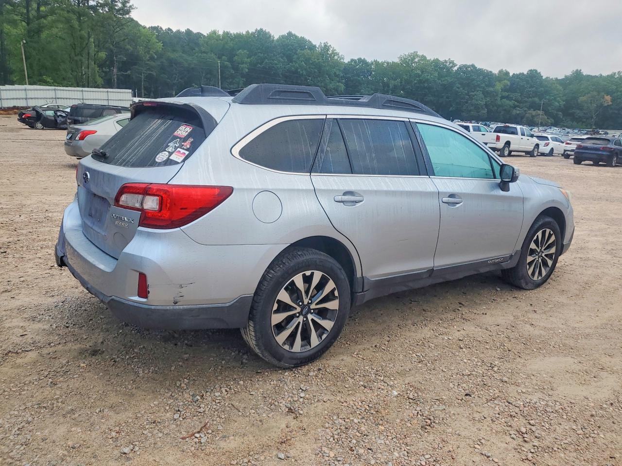 2016 Subaru Outback 2.5i Limited Silver vin: 4S4BSAJC3G3346968