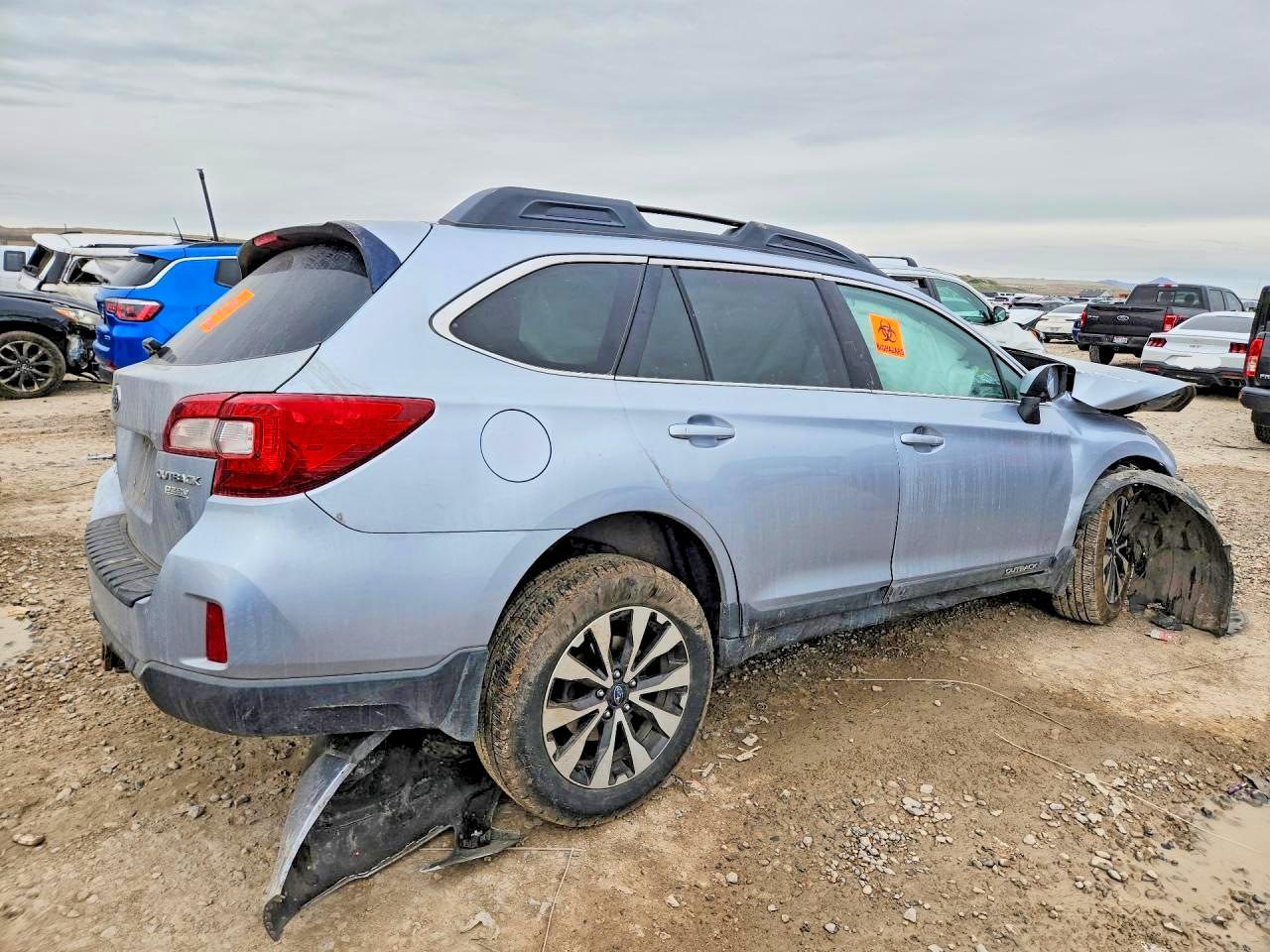 2015 Subaru Outback 2.5i Limited Silver vin: 4S4BSAJC4F3362899