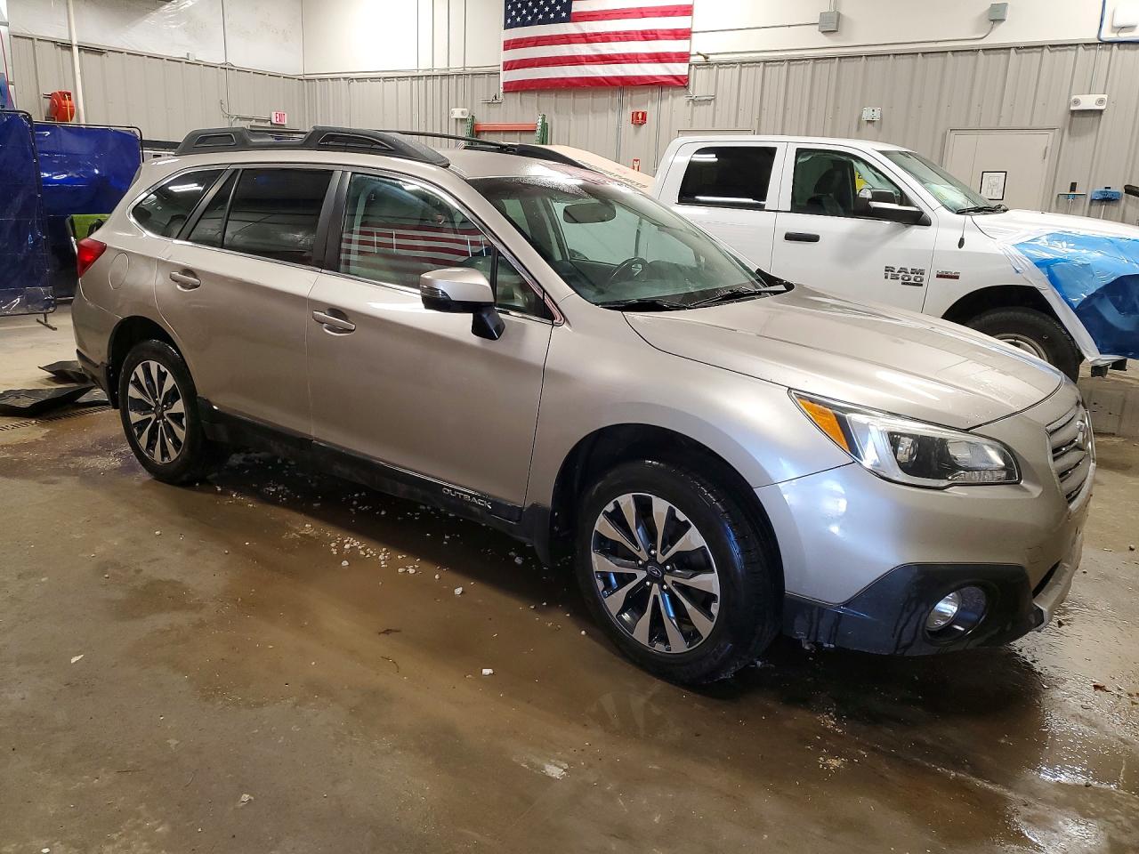 2015 Subaru Outback 2.5i Limited Silver vin: 4S4BSAJC6F3359227