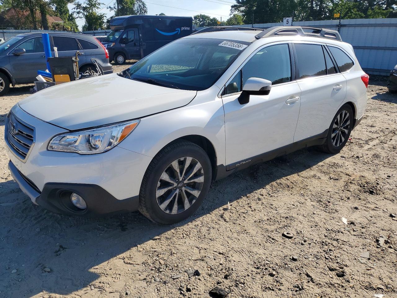 2015 Subaru Outback 2.5i Limited White vin: 4S4BSAJC8F3201732