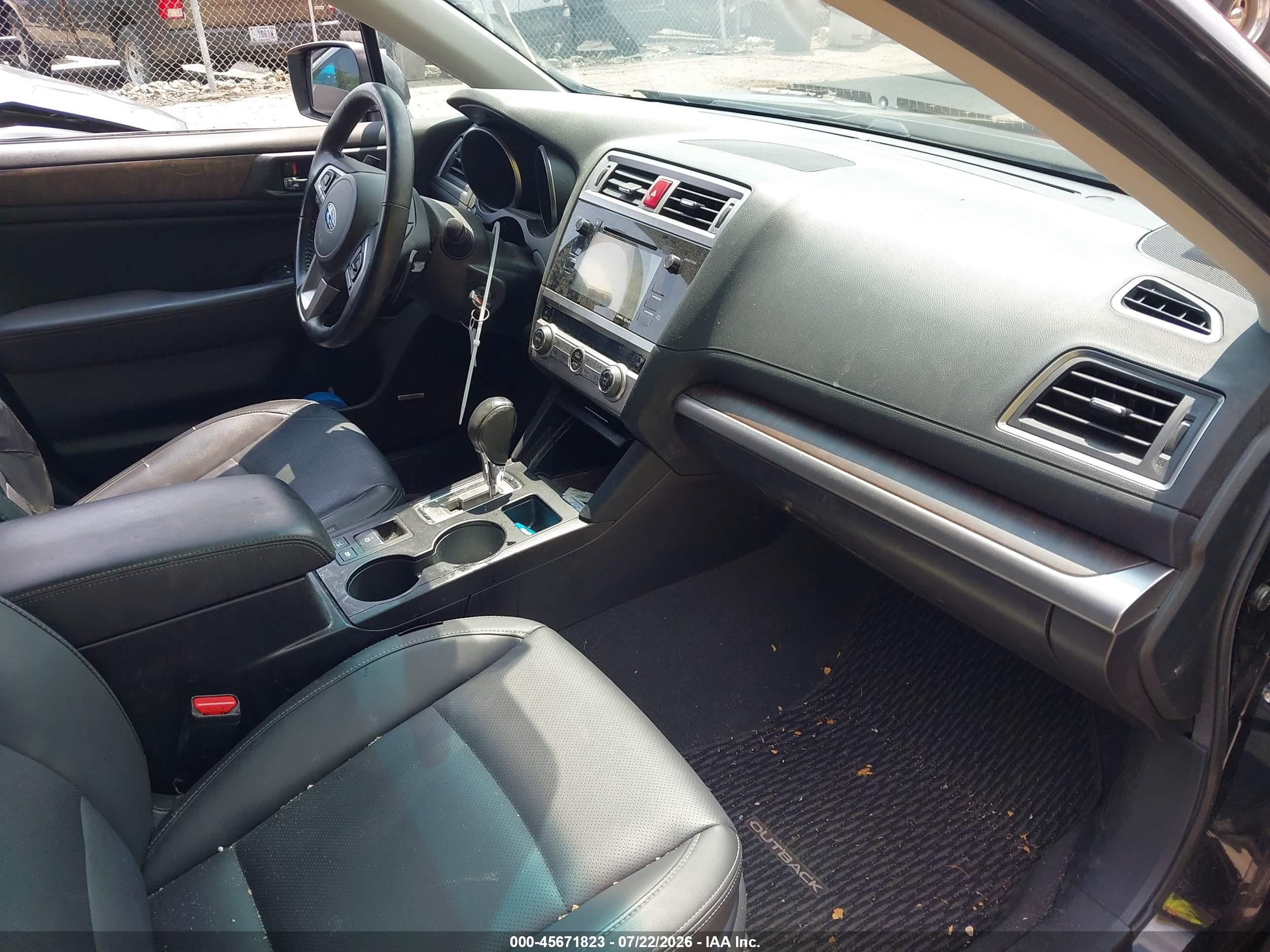 2015 Subaru Outback 2.5i Limited Черный vin: 4S4BSAJC8F3342638