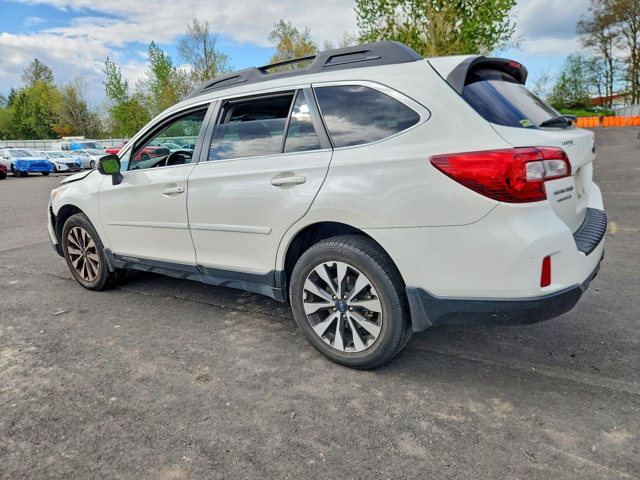 2015 Subaru Outback 2.5i Limited White vin: 4S4BSAJC9F3348724