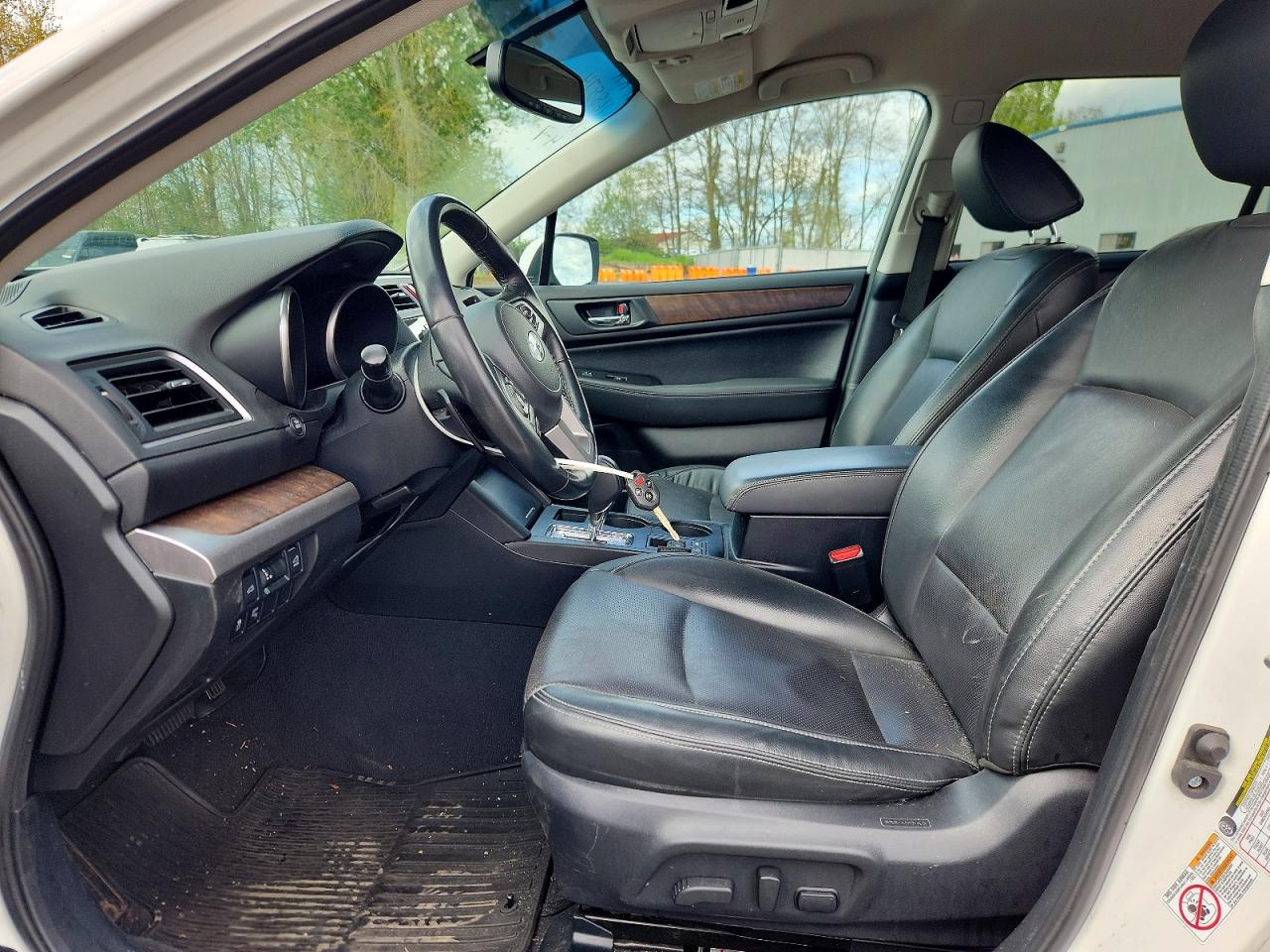 2015 Subaru Outback 2.5i Limited White vin: 4S4BSAJC9F3348724