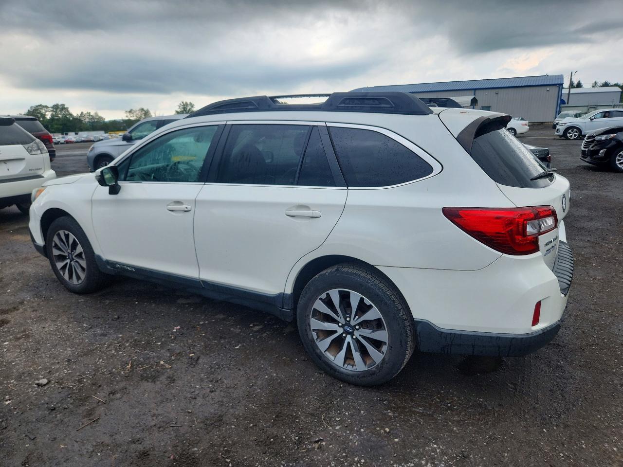 2015 Subaru Outback 2.5i Limited White vin: 4S4BSAJCXF3341488