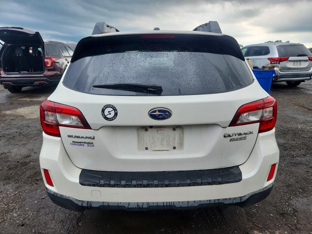 2015 Subaru Outback 2.5i Limited White vin: 4S4BSAJCXF3341488