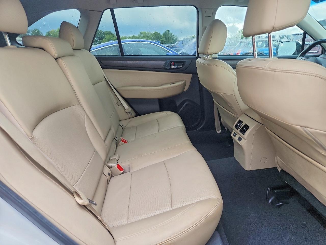 2015 Subaru Outback 2.5i Limited White vin: 4S4BSAJCXF3341488