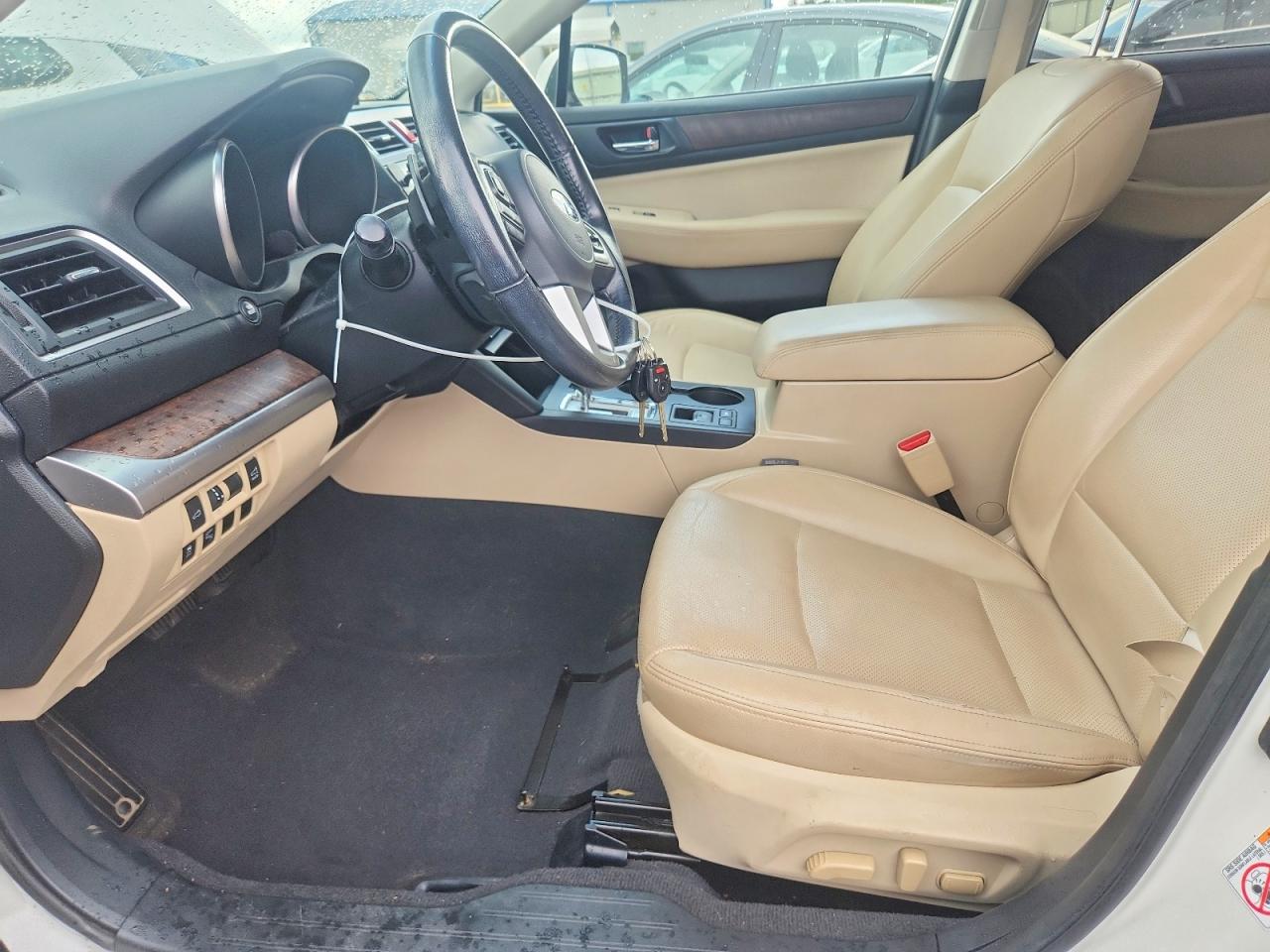 2015 Subaru Outback 2.5i Limited White vin: 4S4BSAJCXF3341488