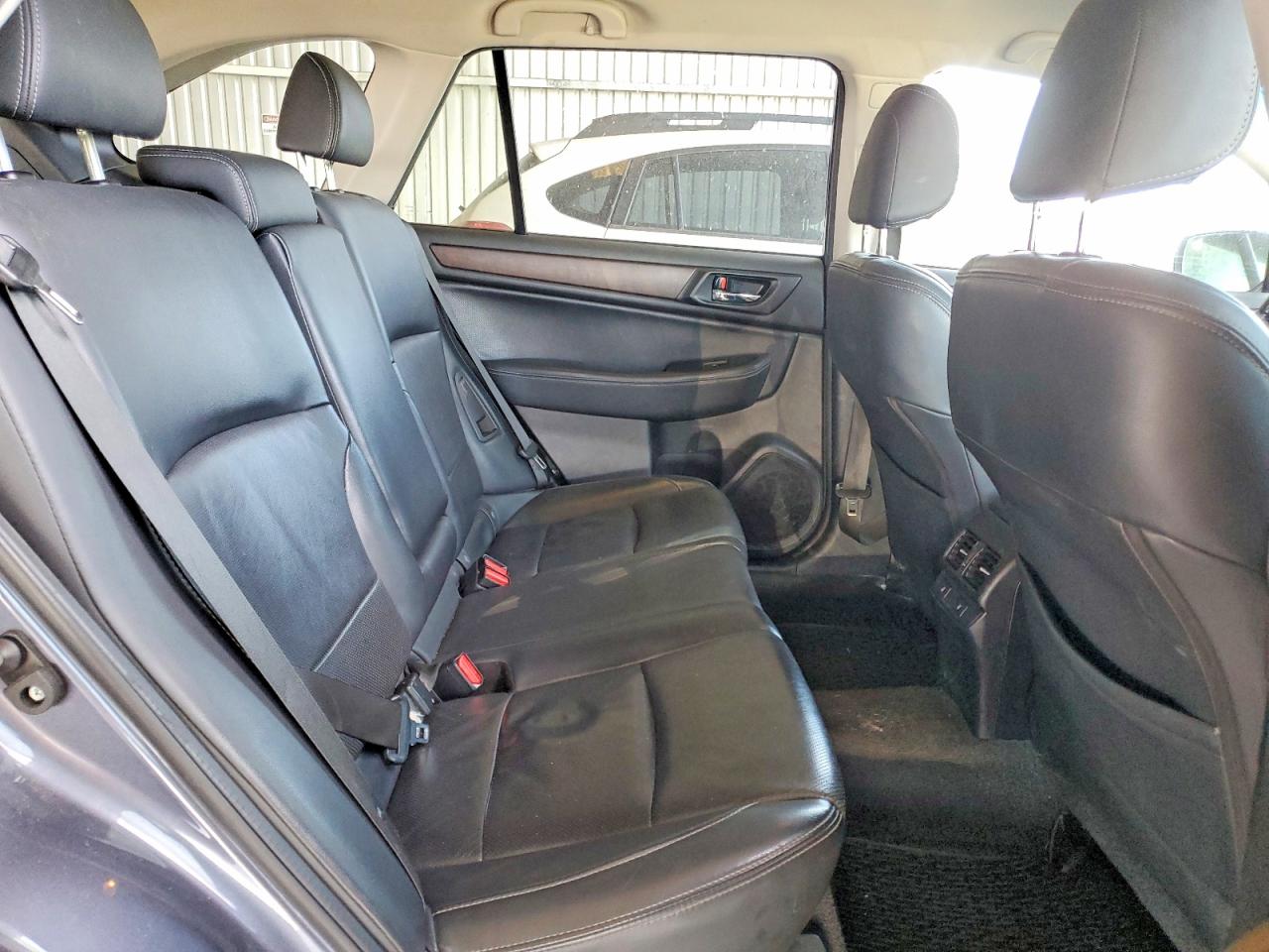 2015 Subaru Outback 2.5i Limited Gray vin: 4S4BSAJCXF3343371