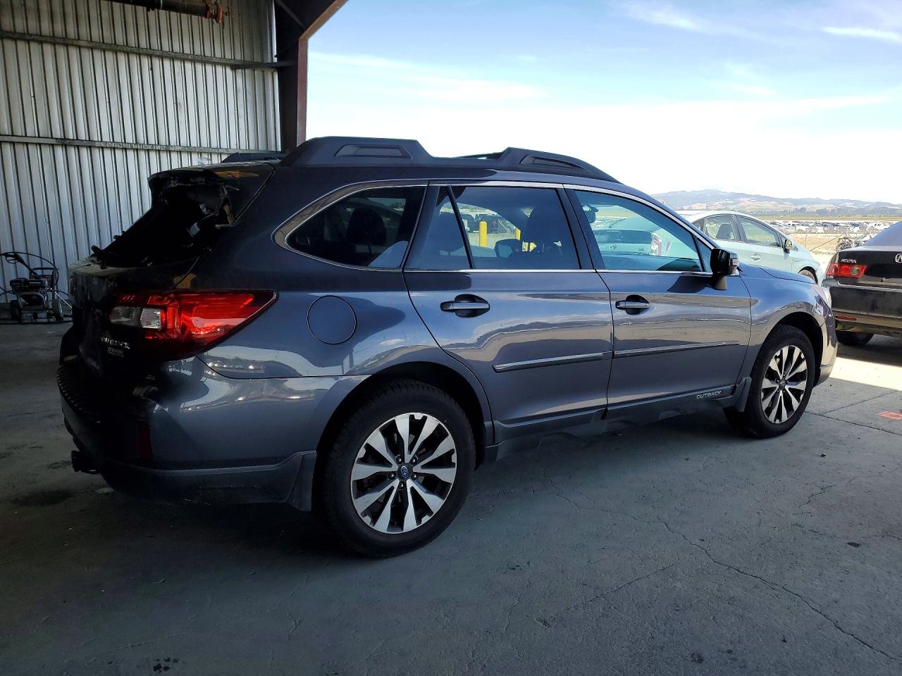 2015 Subaru Outback 2.5i Limited Gray vin: 4S4BSAJCXF3343371