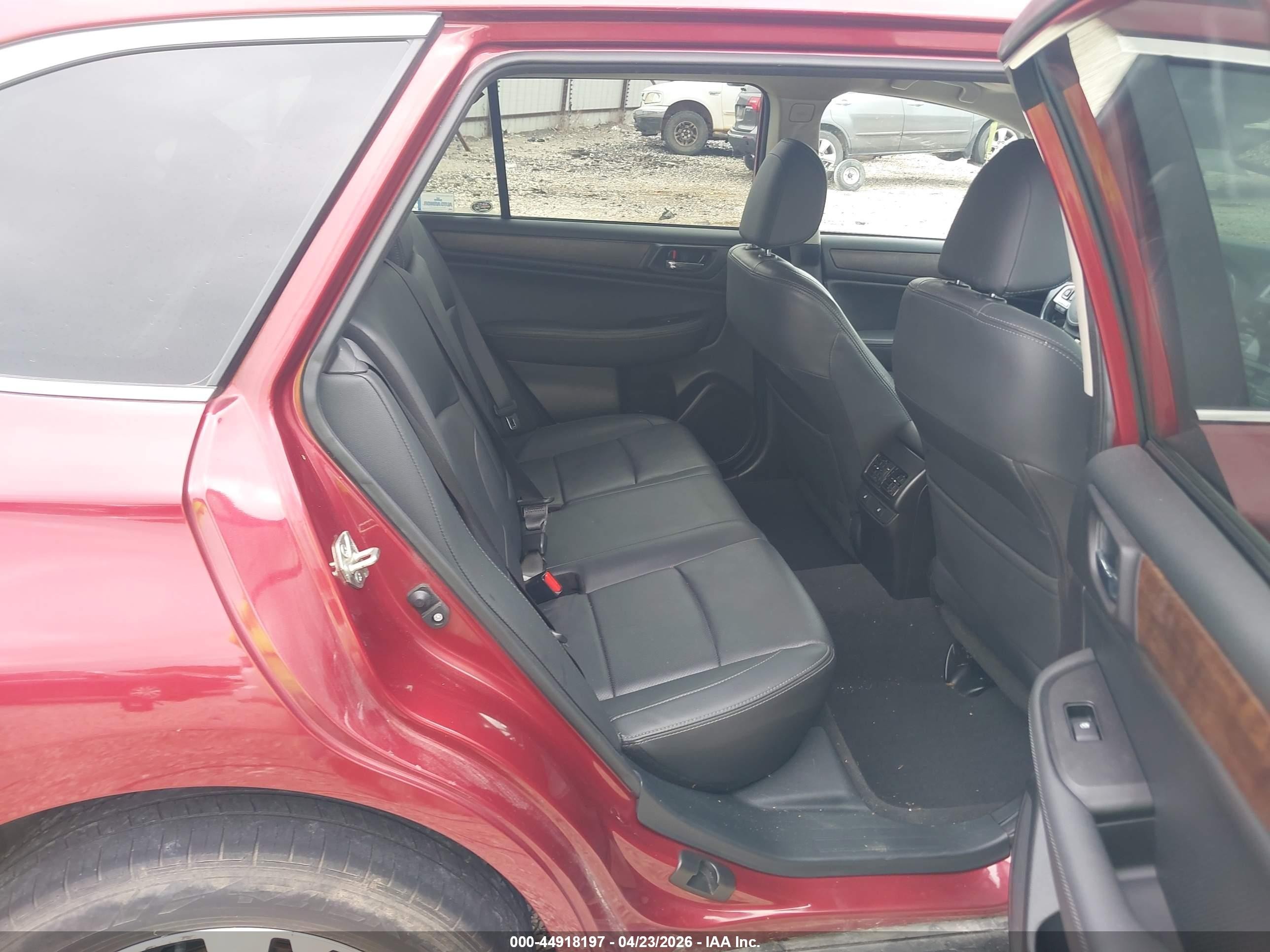 2017 Subaru Outback 2.5i Limited Бордовый vin: 4S4BSAKC6H3214822