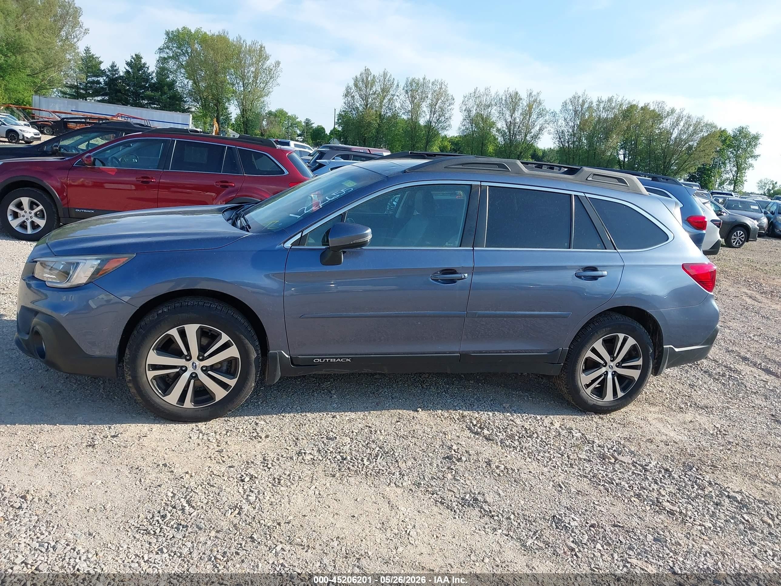 2018 Subaru Outback 2.5i Limited Gray vin: 4S4BSAKC9J3205666