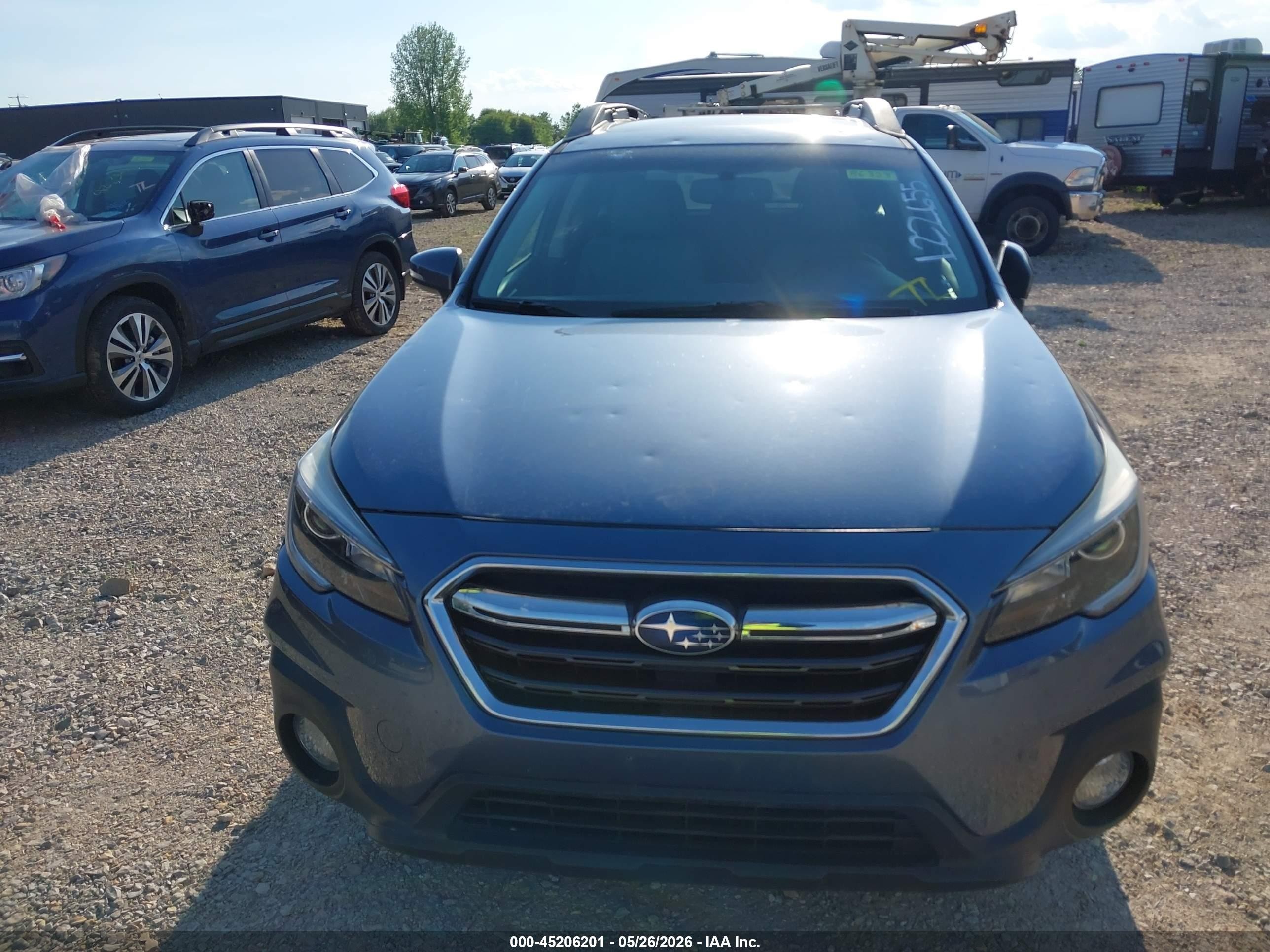 2018 Subaru Outback 2.5i Limited Gray vin: 4S4BSAKC9J3205666