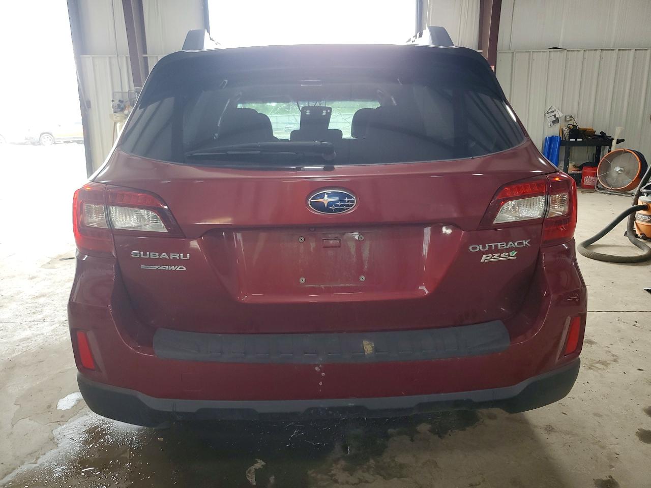 2015 Subaru Outback 2.5i Limited Red vin: 4S4BSALC0F3201687
