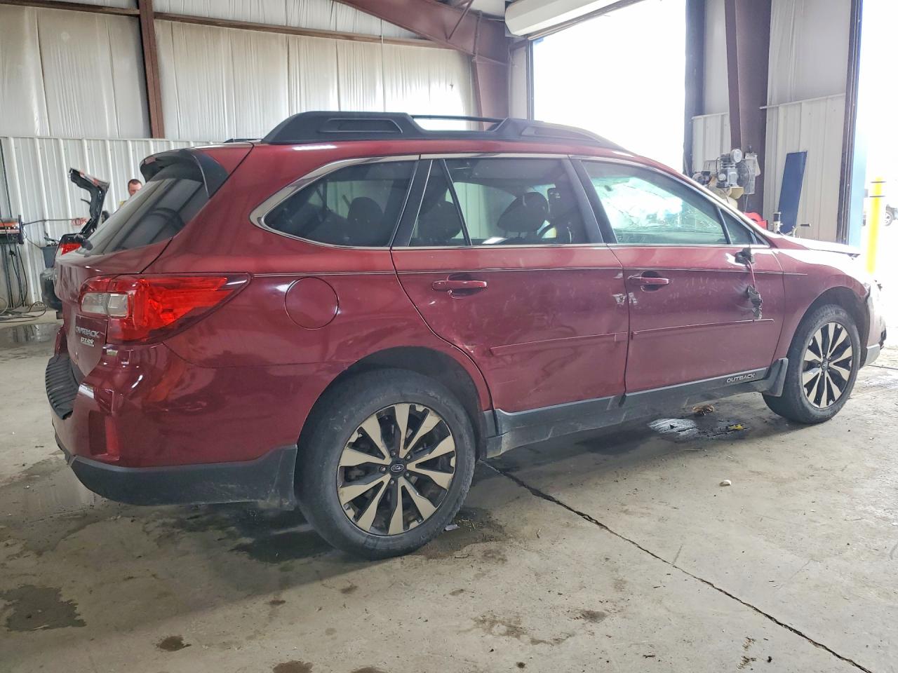 2015 Subaru Outback 2.5i Limited Red vin: 4S4BSALC0F3201687