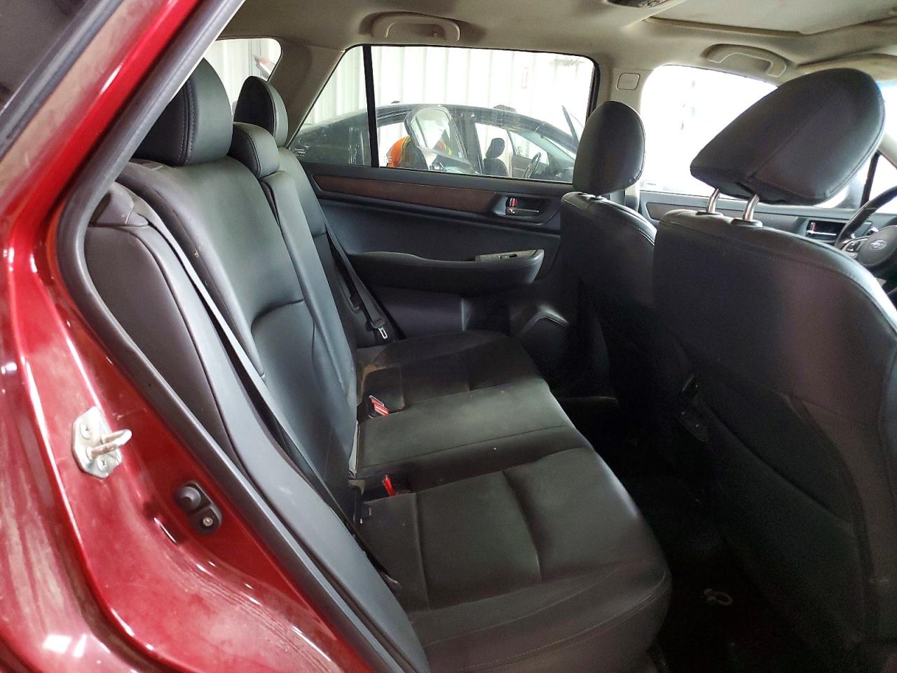2015 Subaru Outback 2.5i Limited Red vin: 4S4BSALC0F3201687