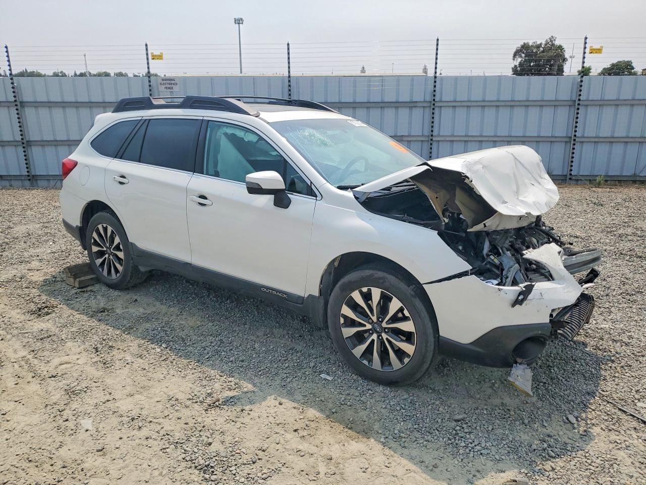 2015 Subaru Outback 2.5i Limited Белый vin: 4S4BSALC0F3215296
