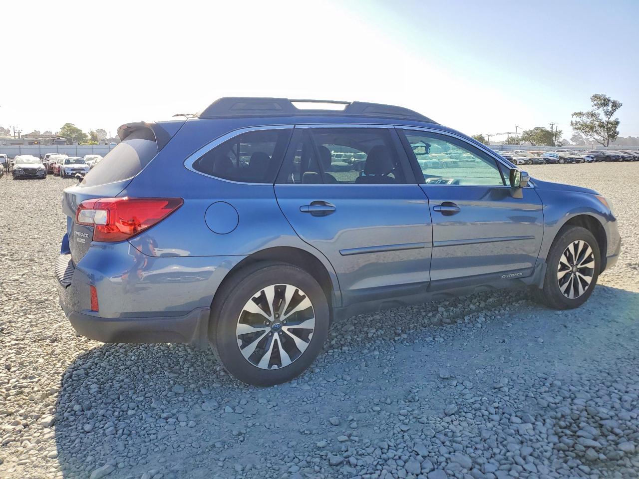 2015 Subaru Outback 2.5i Limited Blue vin: 4S4BSALC0F3305645