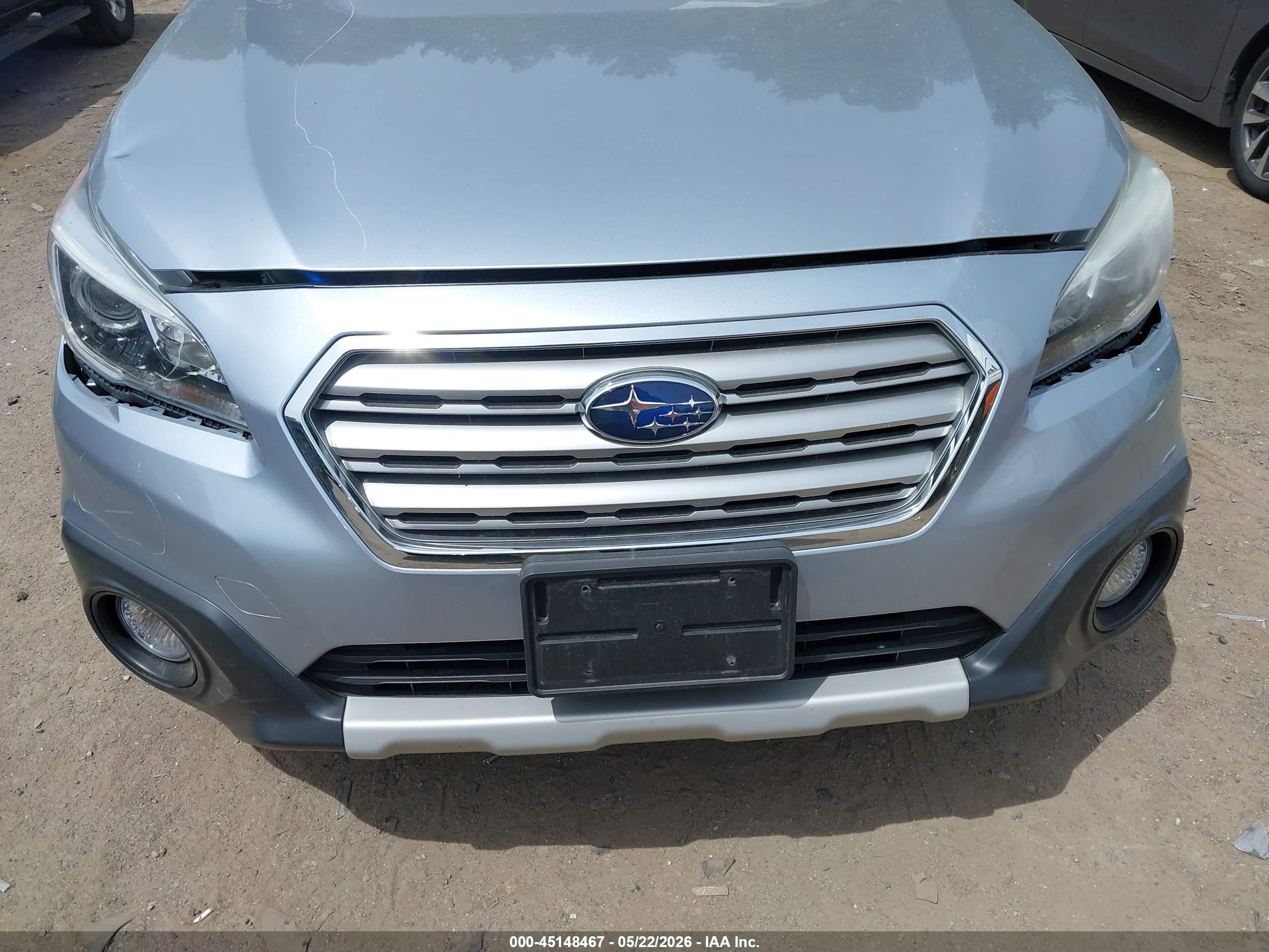 2015 Subaru Outback 2.5i Limited Silver vin: 4S4BSALC1F3311776