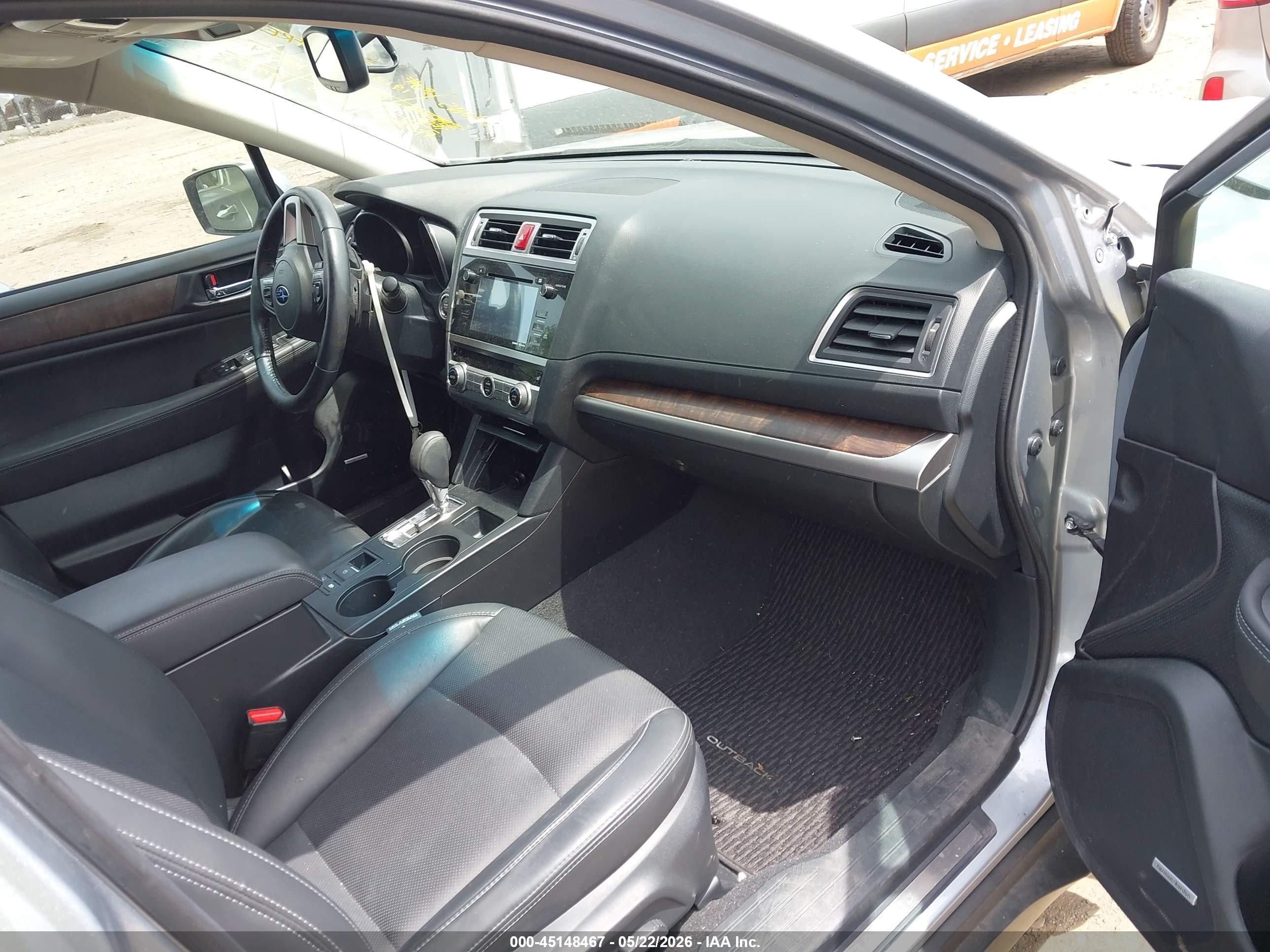 2015 Subaru Outback 2.5i Limited Silver vin: 4S4BSALC1F3311776