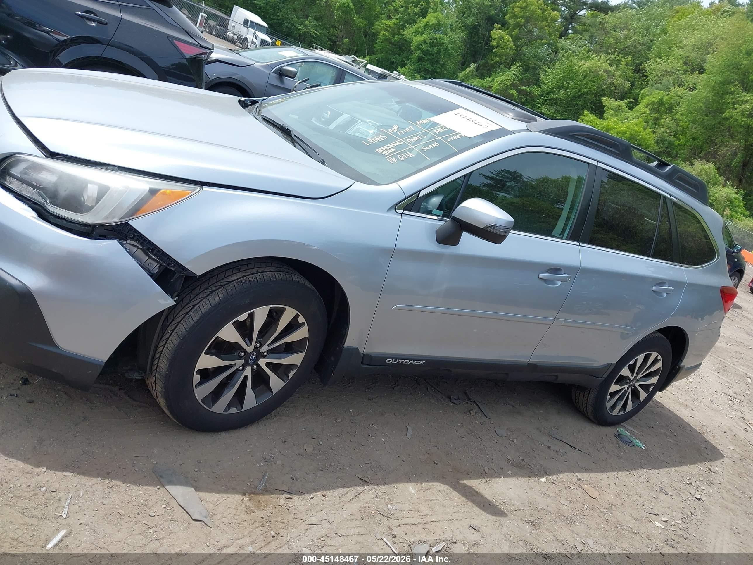 2015 Subaru Outback 2.5i Limited Silver vin: 4S4BSALC1F3311776