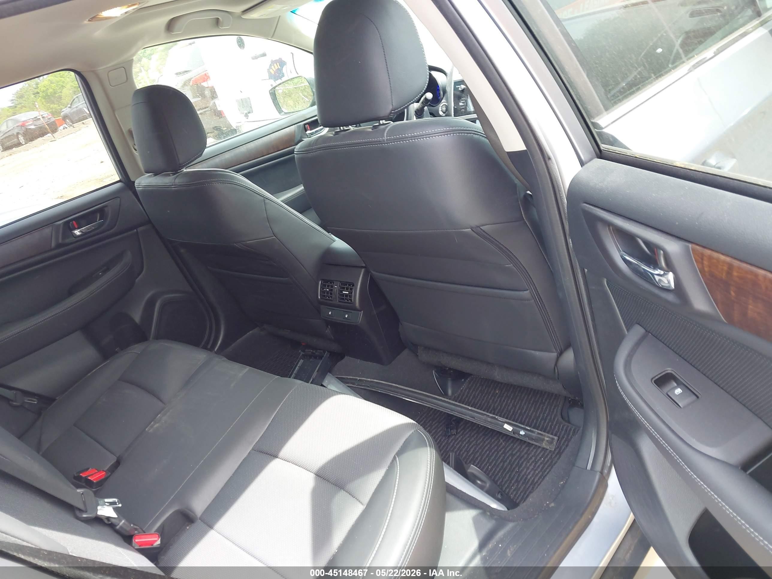 2015 Subaru Outback 2.5i Limited Silver vin: 4S4BSALC1F3311776