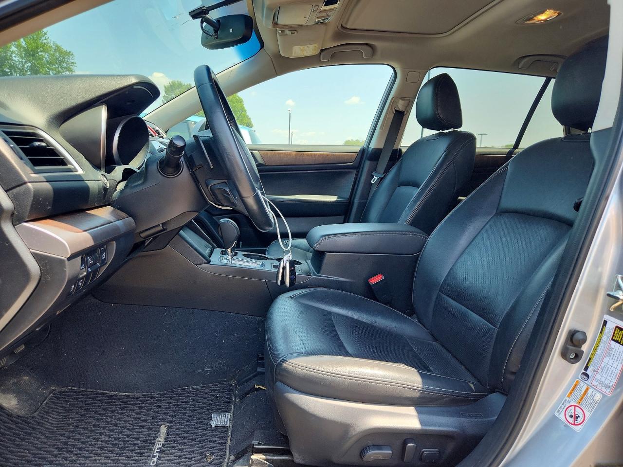 2015 Subaru Outback 2.5i Limited Серебряный vin: 4S4BSALC1F3318968