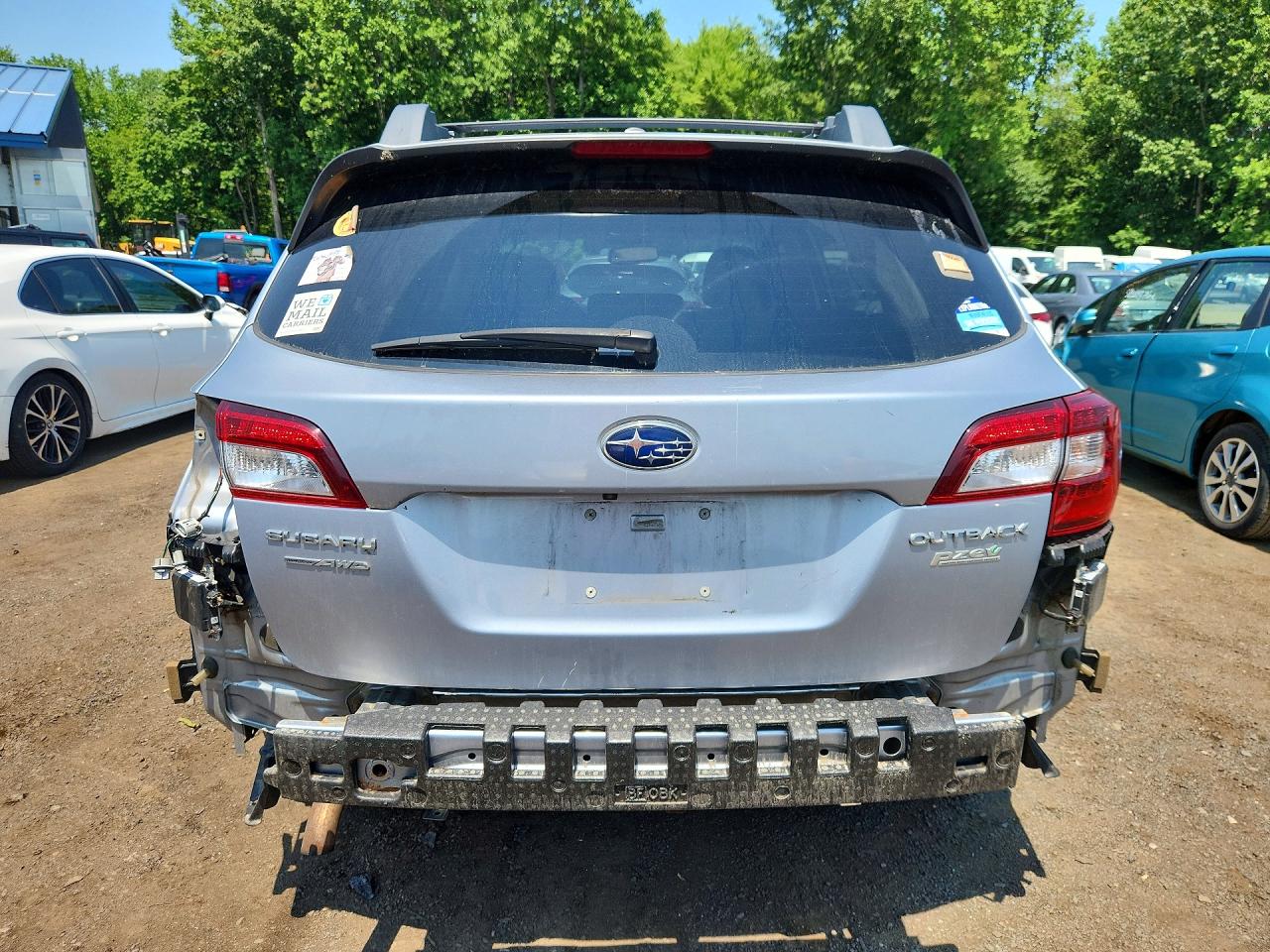 2015 Subaru Outback 2.5i Limited Серебряный vin: 4S4BSALC1F3318968