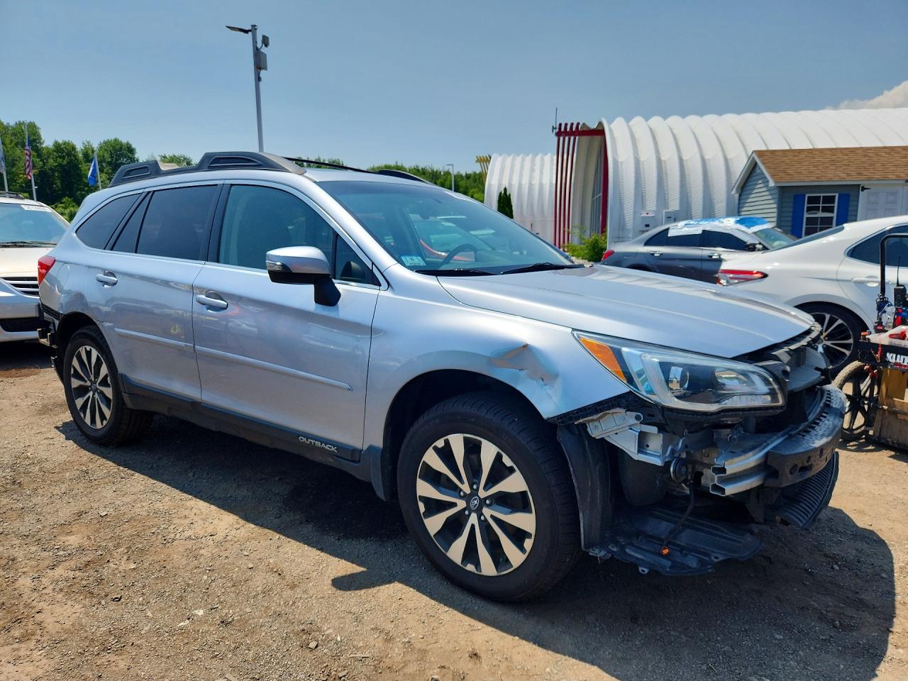 2015 Subaru Outback 2.5i Limited Серебряный vin: 4S4BSALC1F3318968