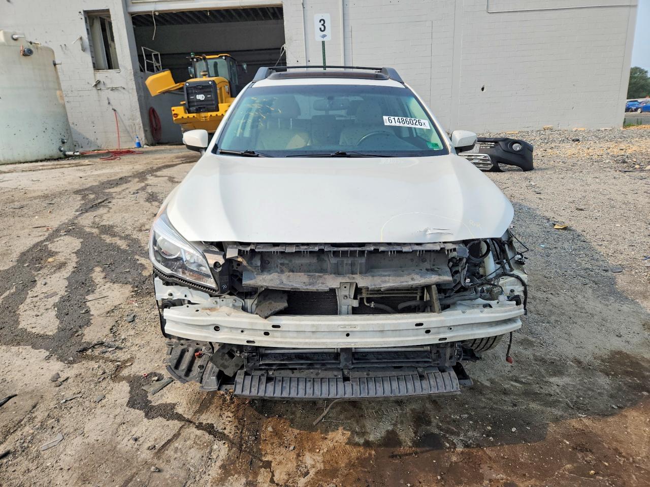 2015 Subaru Outback 2.5i Limited White vin: 4S4BSALC1F3324978