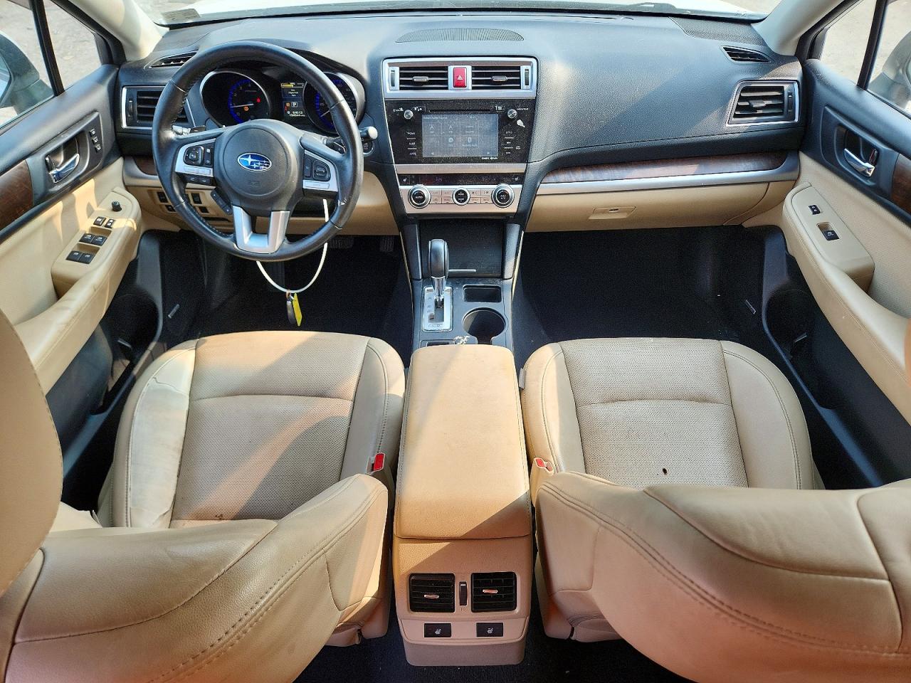 2015 Subaru Outback 2.5i Limited White vin: 4S4BSALC1F3324978