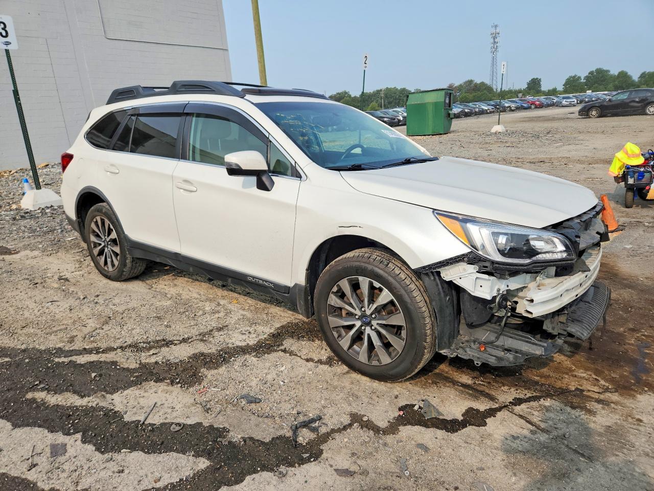 2015 Subaru Outback 2.5i Limited White vin: 4S4BSALC1F3324978