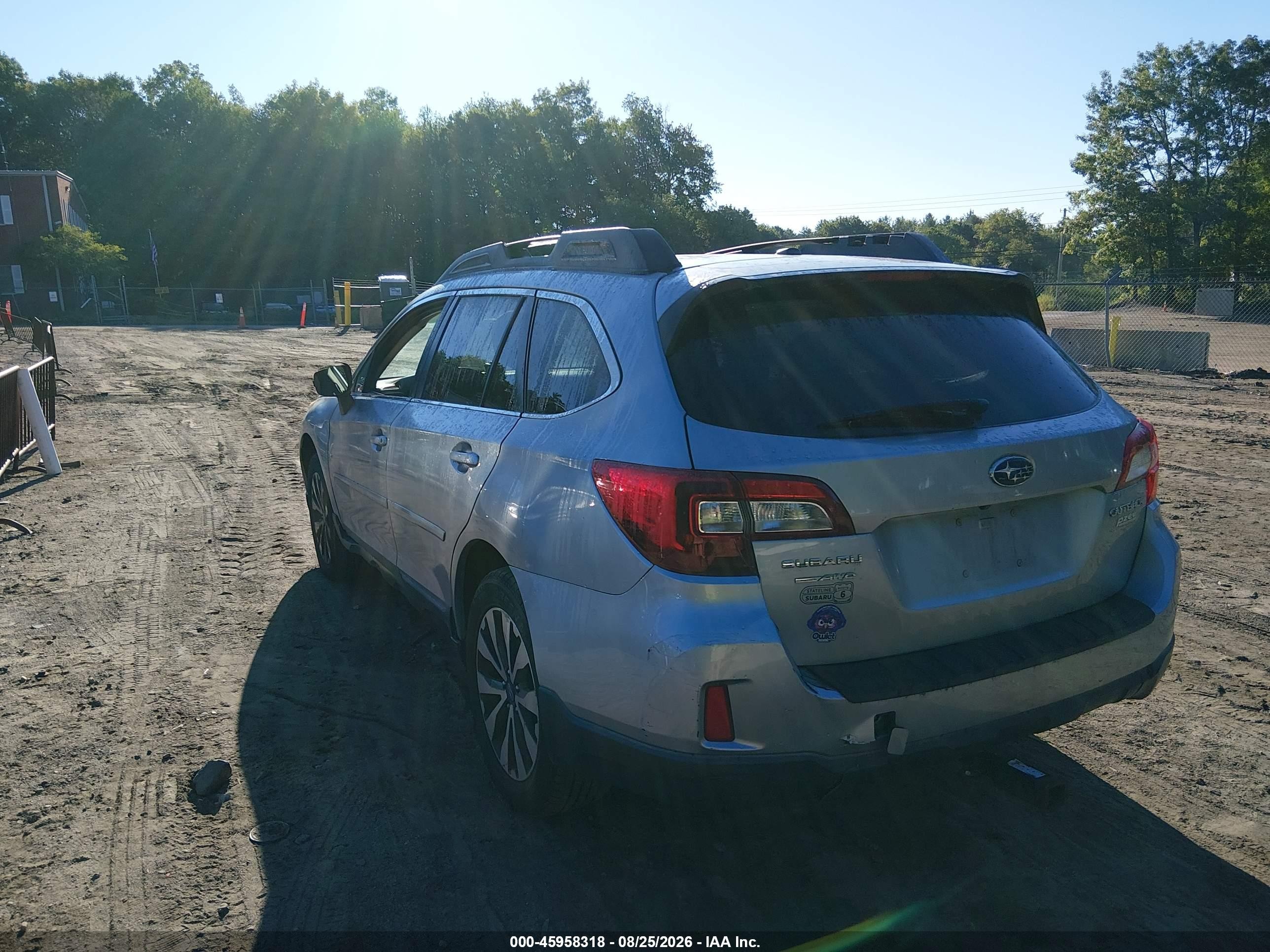 2015 Subaru Outback 2.5i Limited Light Blue vin: 4S4BSALC1F3347354