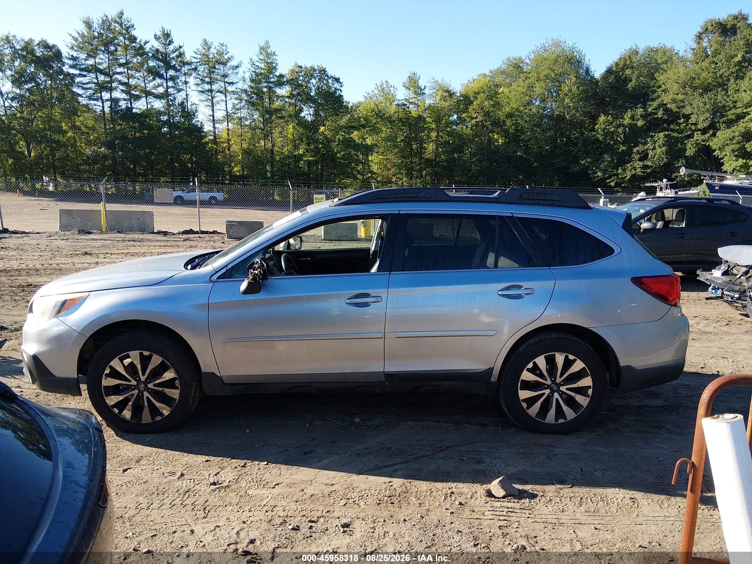 2015 Subaru Outback 2.5i Limited Light Blue vin: 4S4BSALC1F3347354