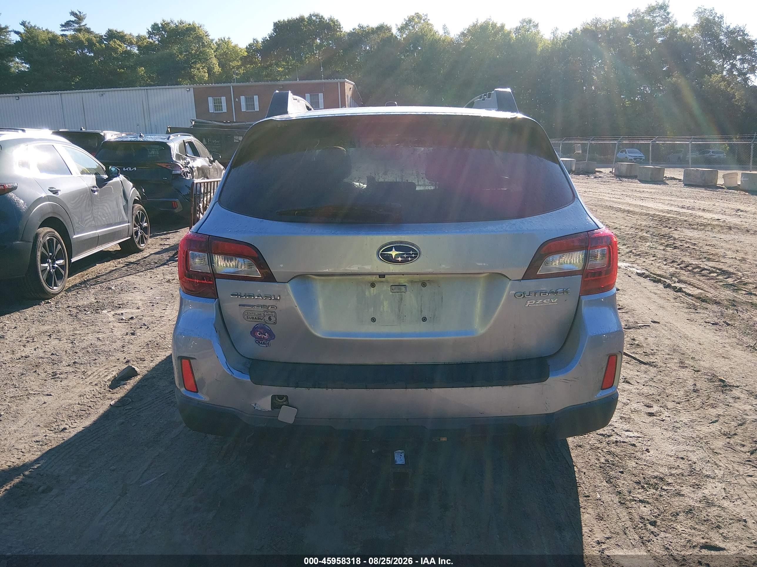 2015 Subaru Outback 2.5i Limited Light Blue vin: 4S4BSALC1F3347354