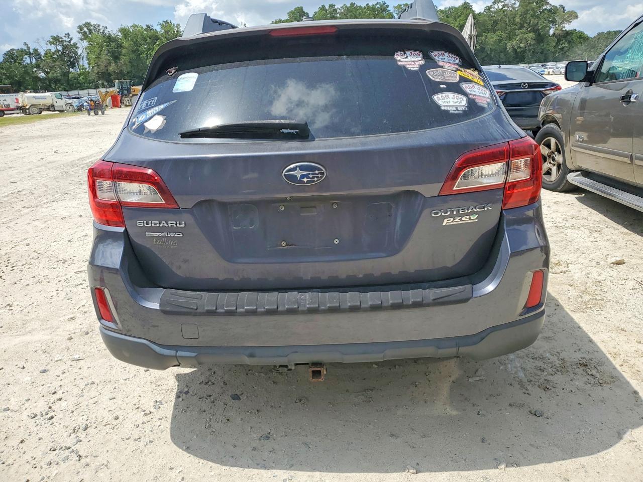 2015 Subaru Outback 2.5i Limited Gray vin: 4S4BSALC2F3228874