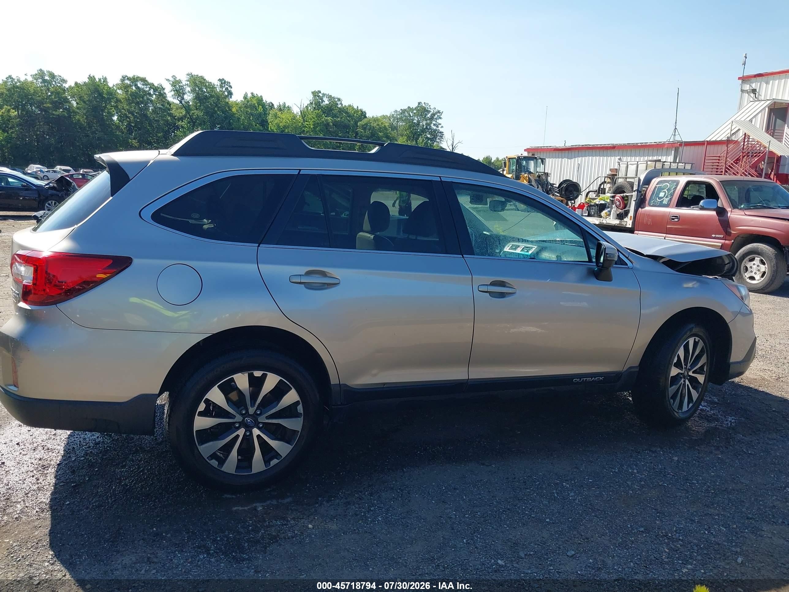 2015 Subaru Outback 2.5i Limited Золотой vin: 4S4BSALC2F3268677